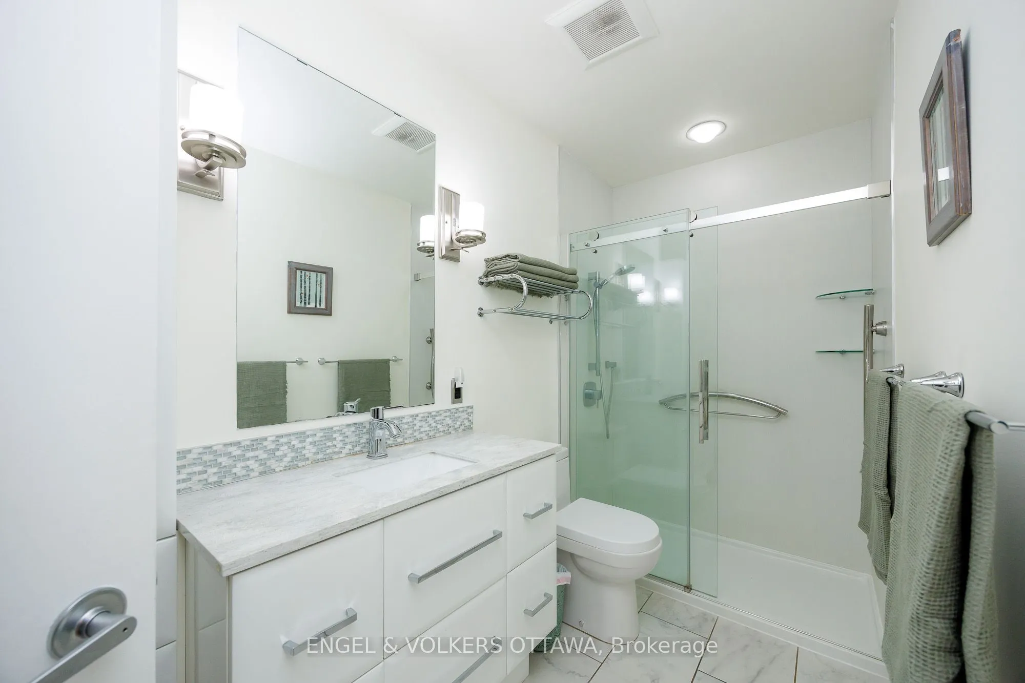 375 Lisgar Street, #203