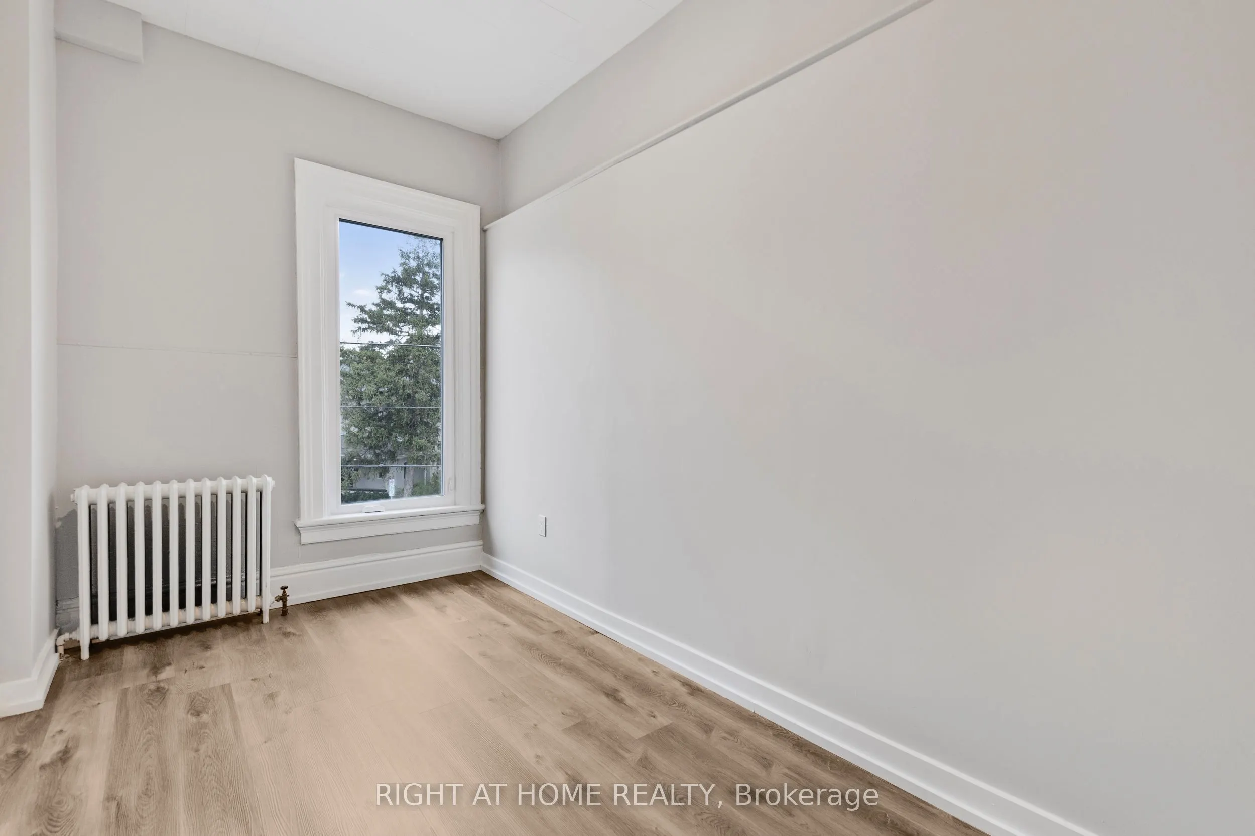 82 Welland Avenue, #10