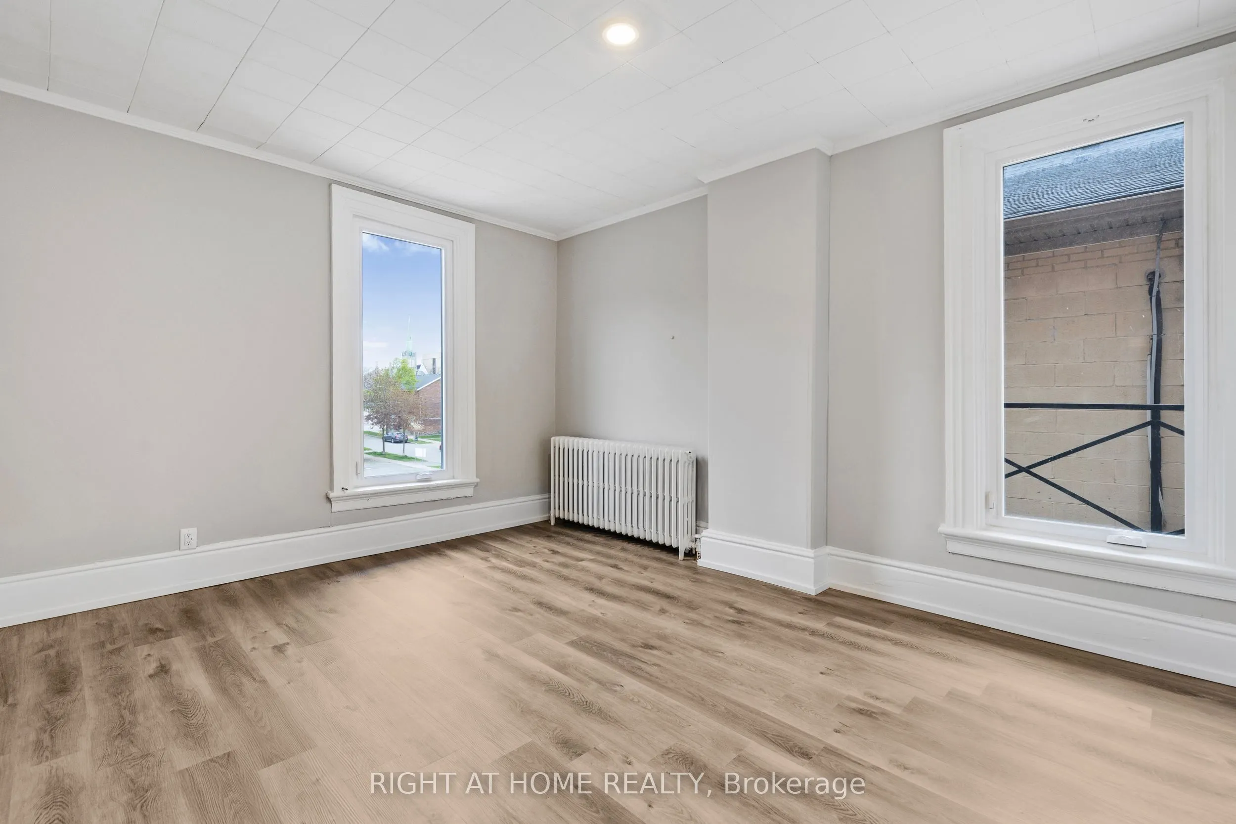 82 Welland Avenue, #10