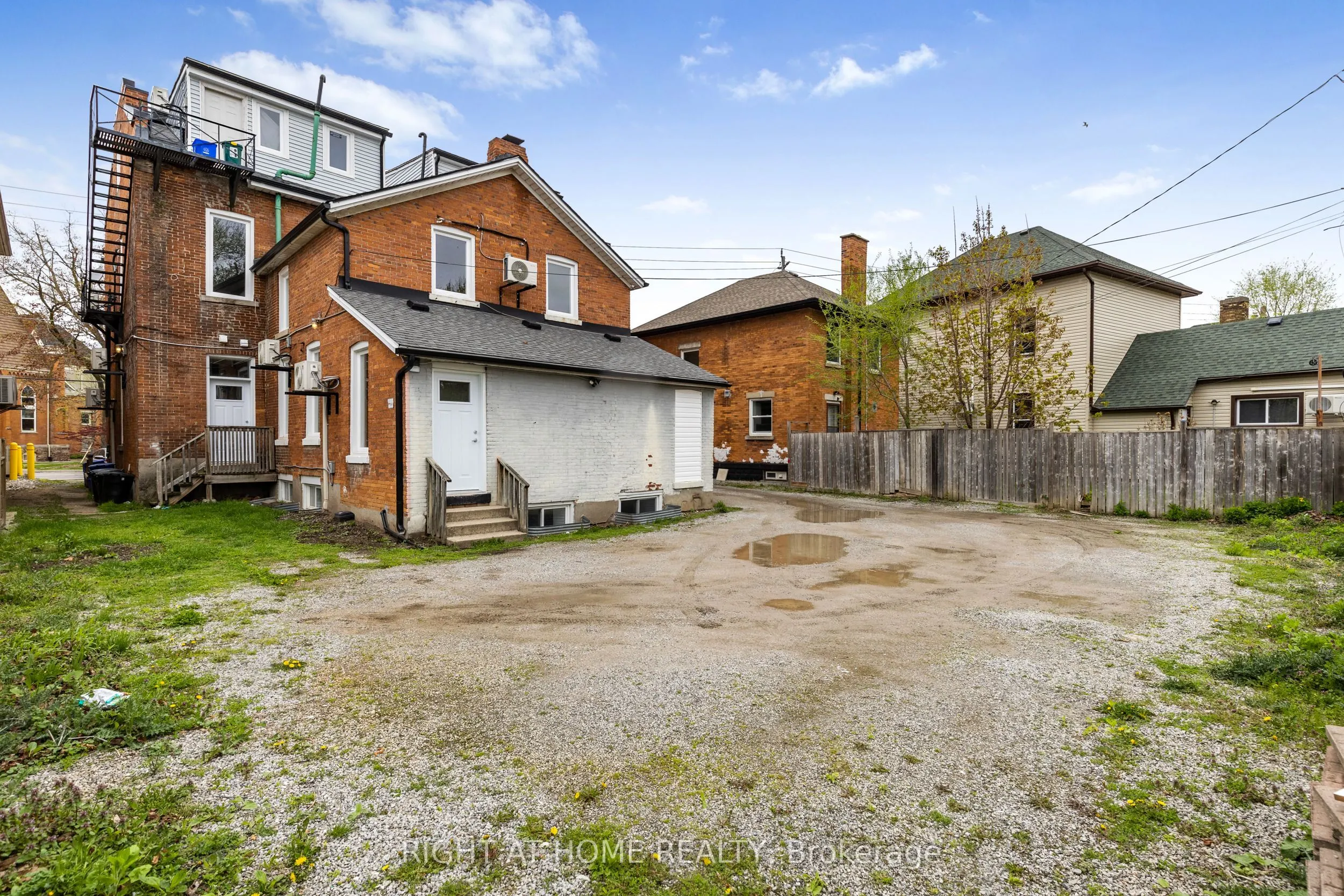 82 Welland Avenue, #10