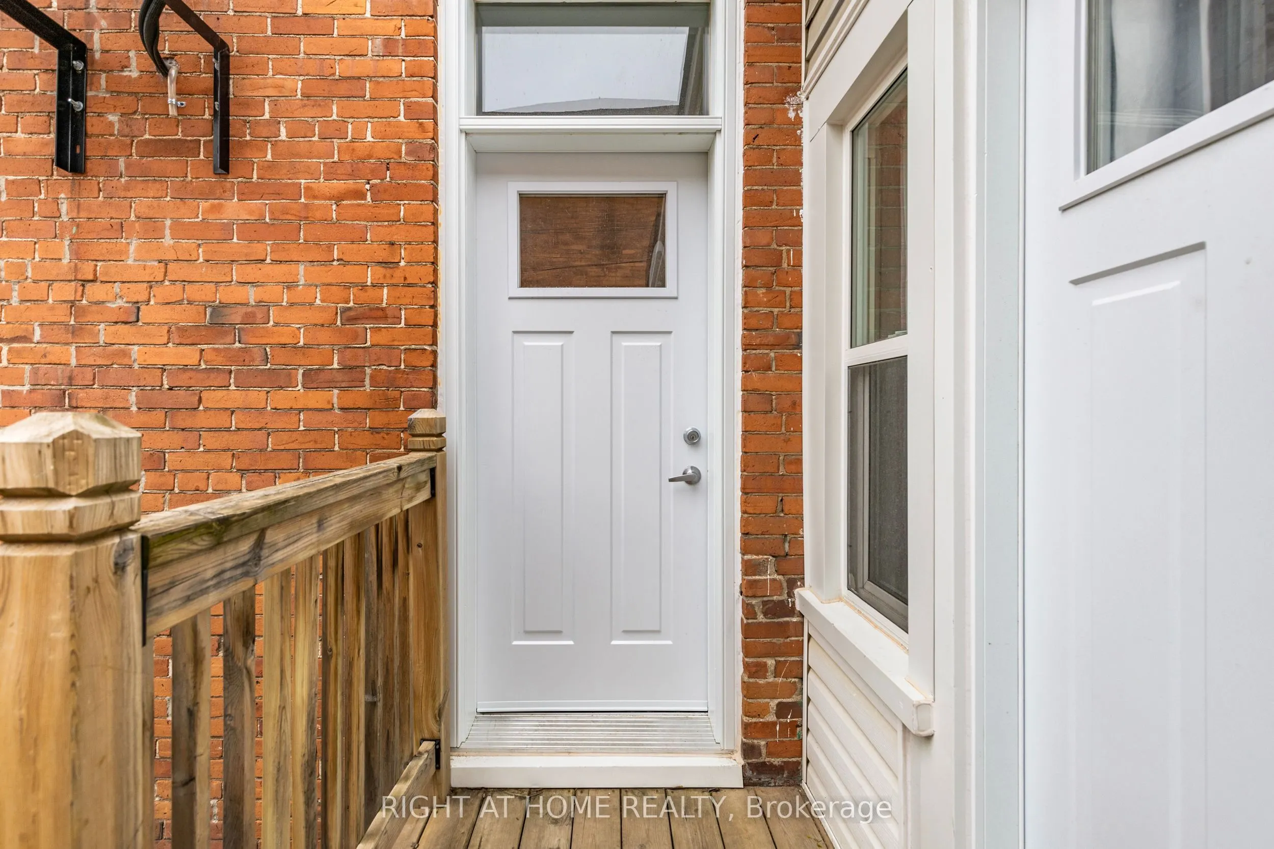 82 Welland Avenue, #10