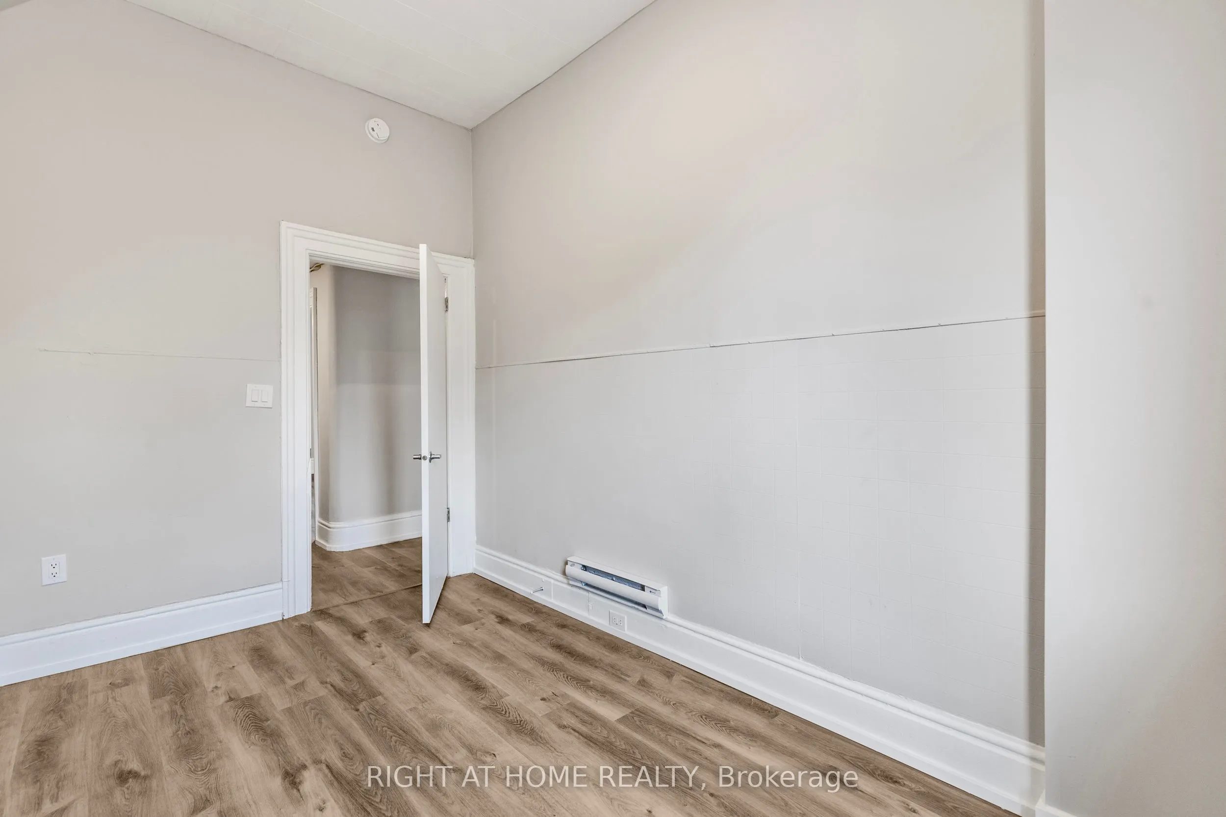 82 Welland Avenue, #10