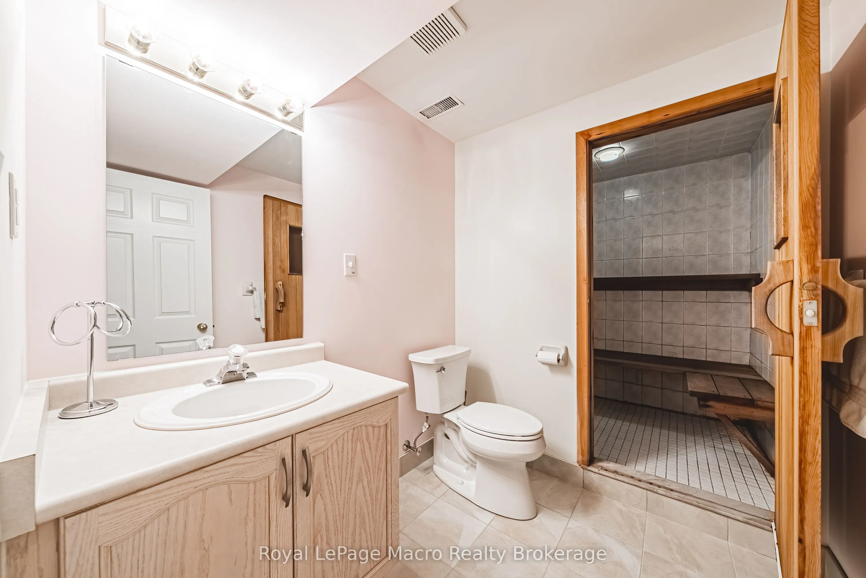 81 Jacqueline Boulevard