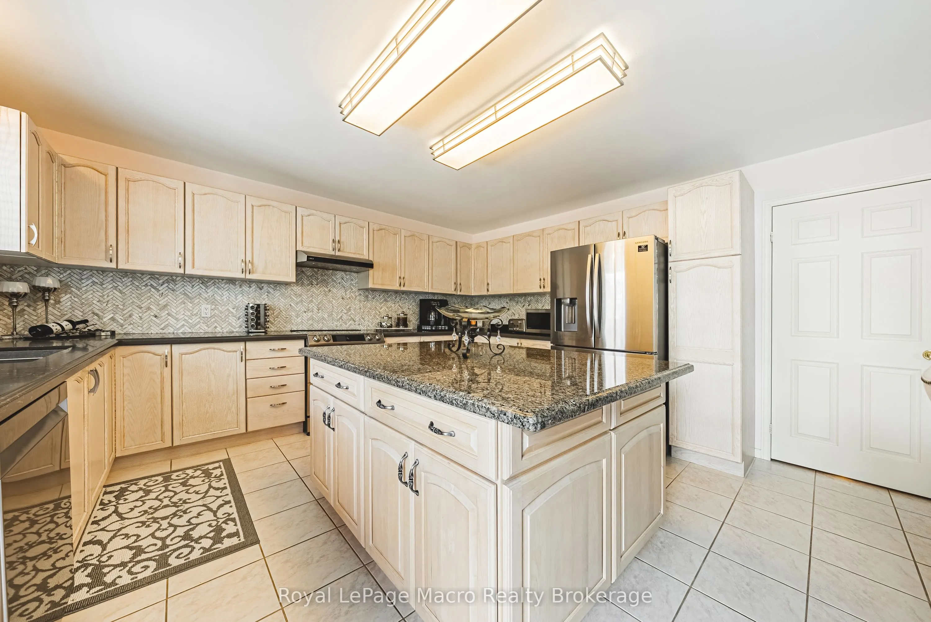 81 Jacqueline Boulevard
