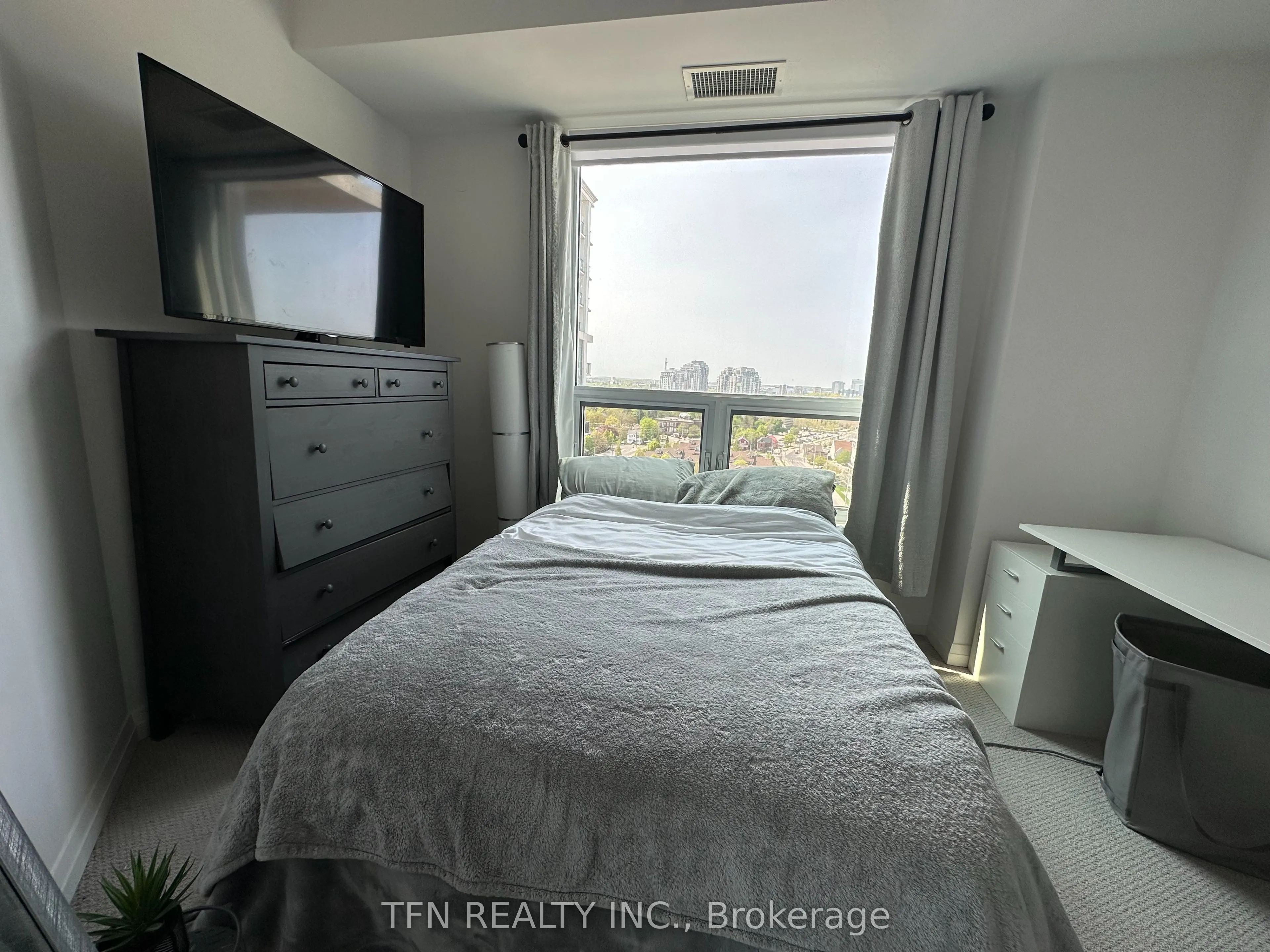 155 Caroline Street S, #01