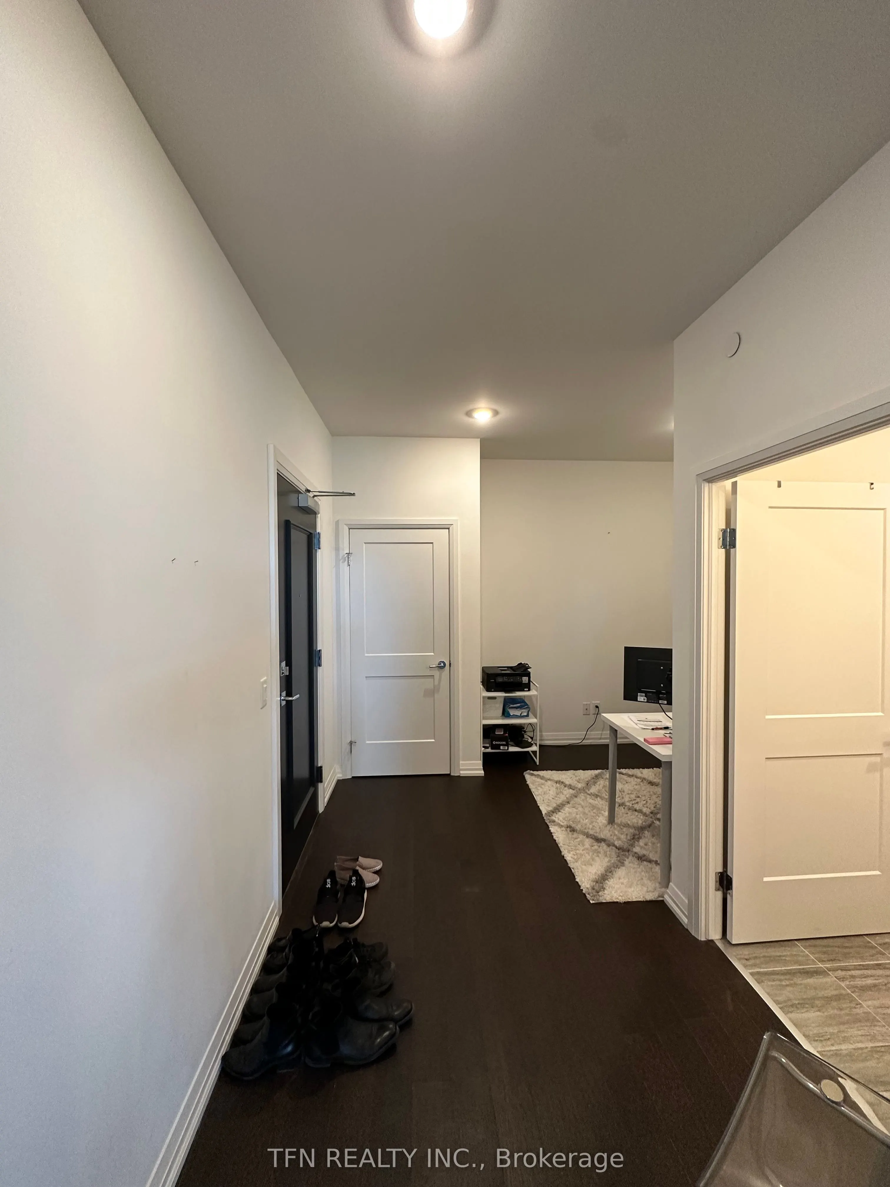 155 Caroline Street S, #01