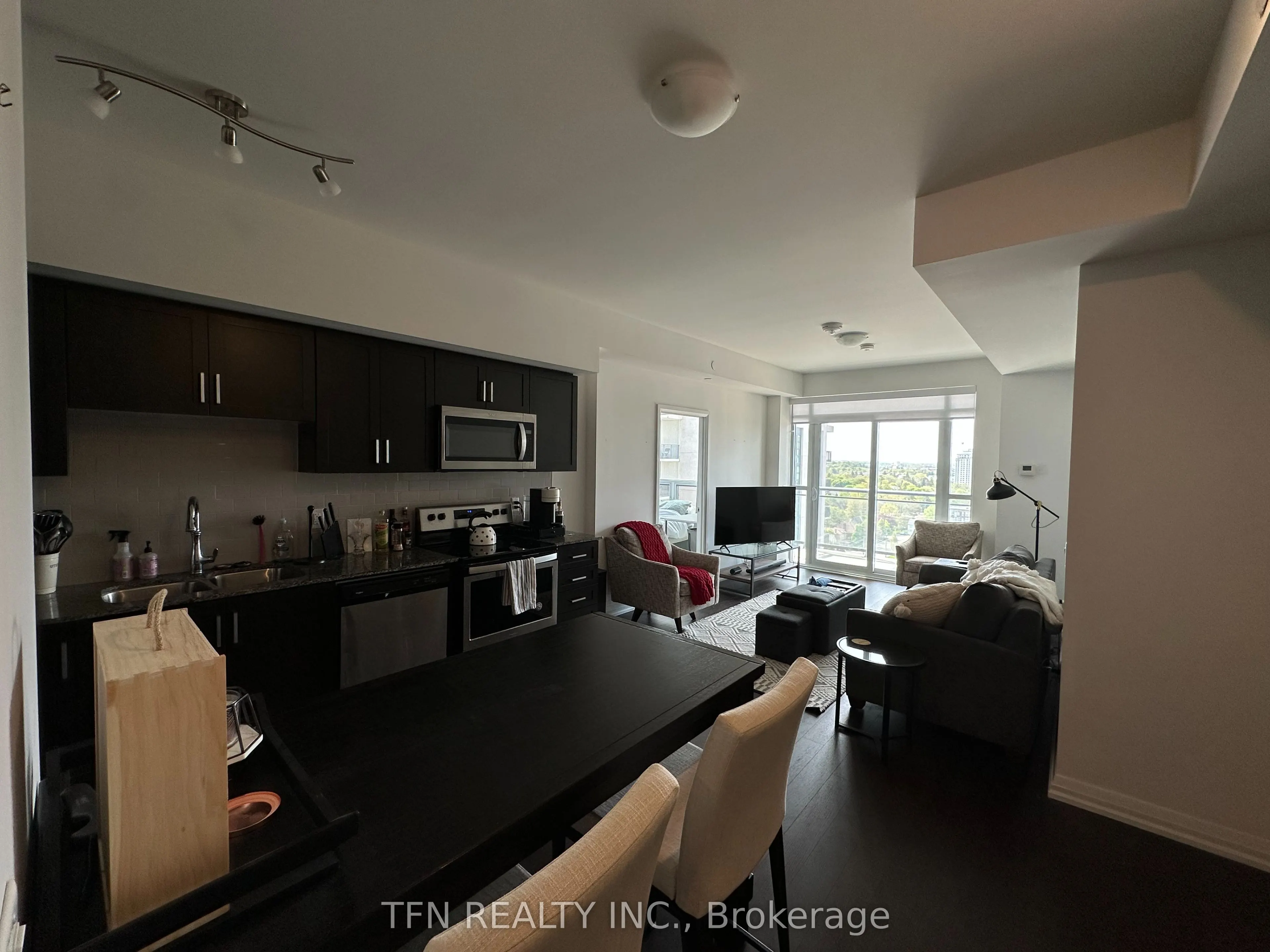 155 Caroline Street S, #01