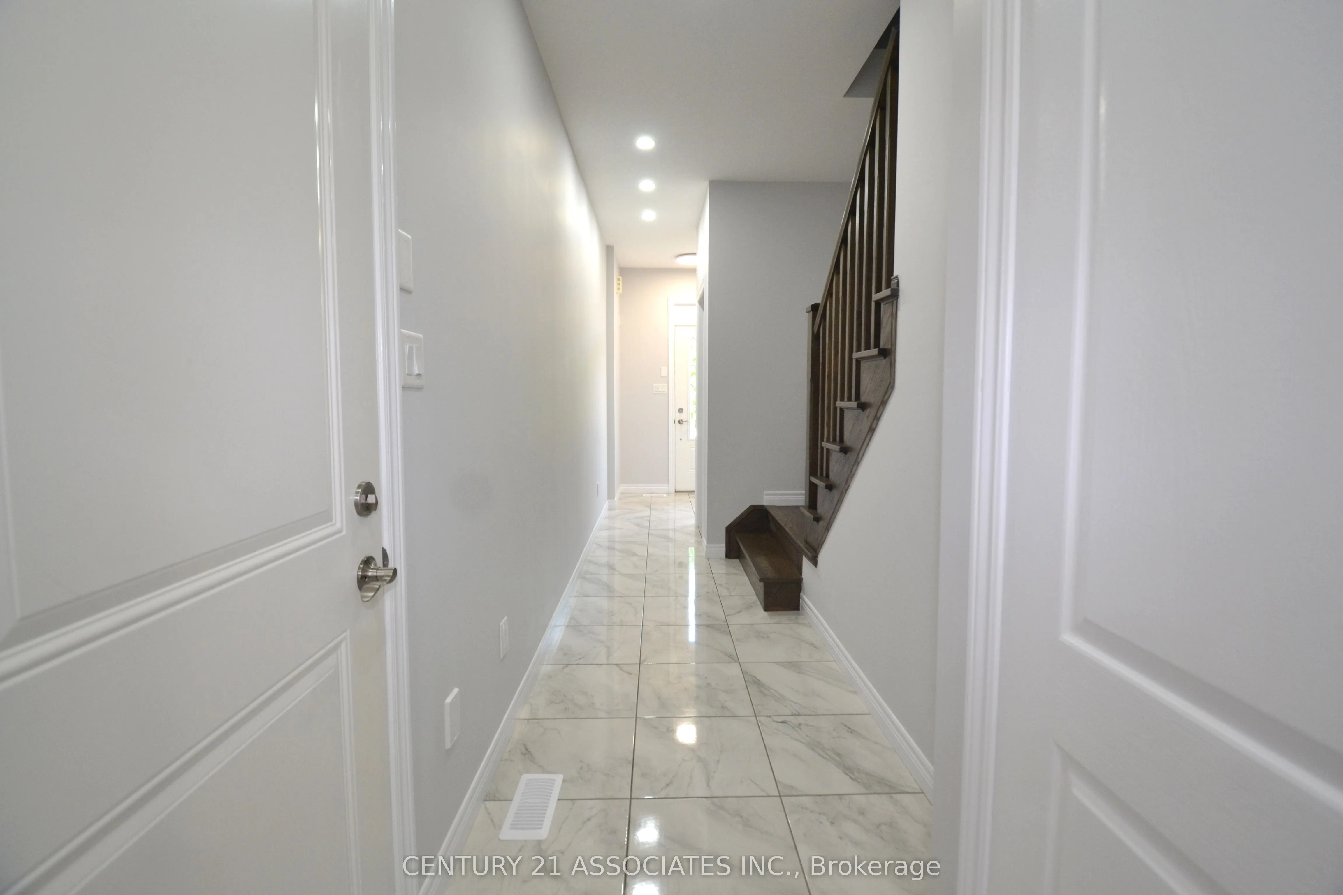 98 Shoreview Place, #6