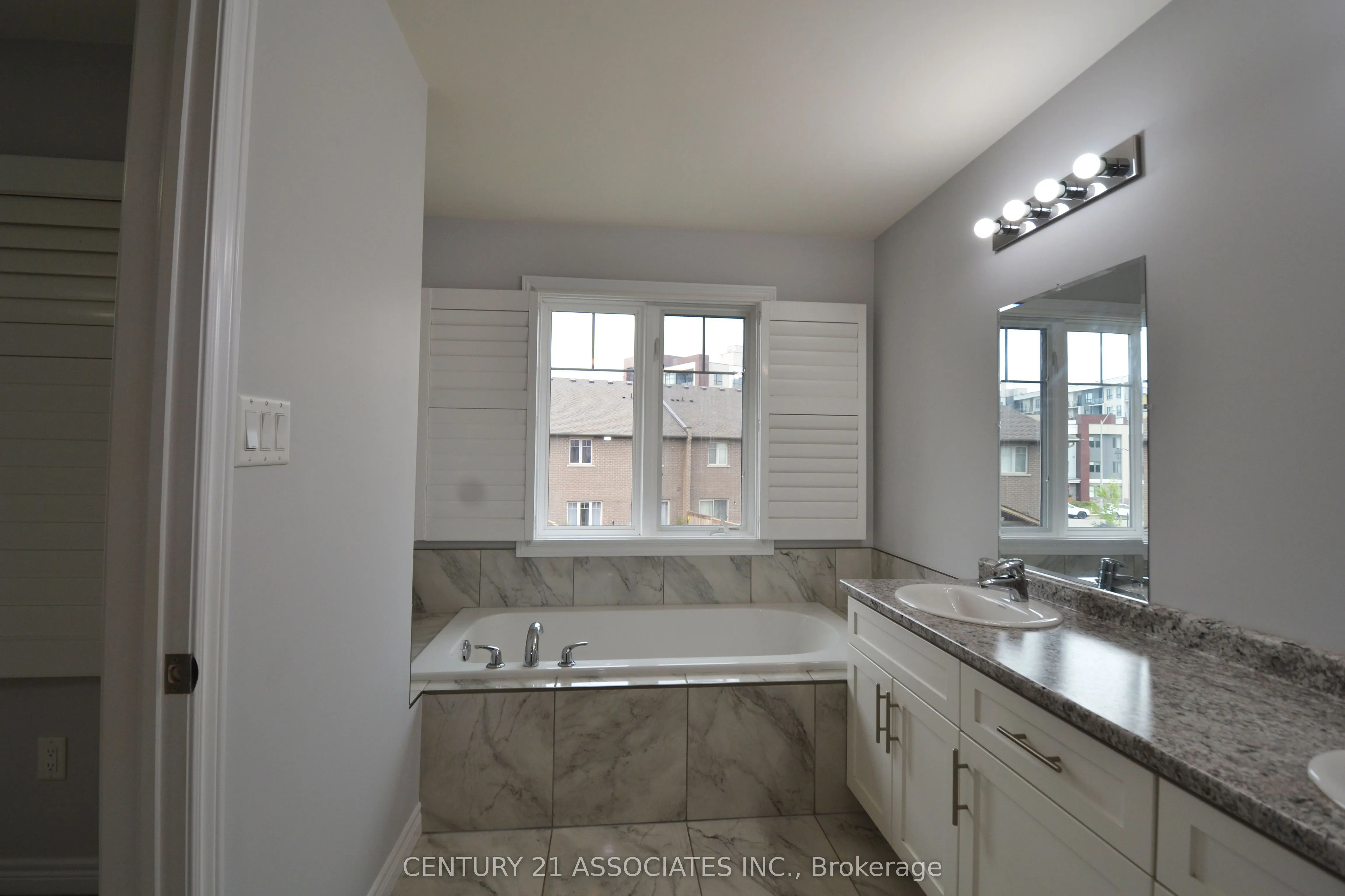 98 Shoreview Place, #6