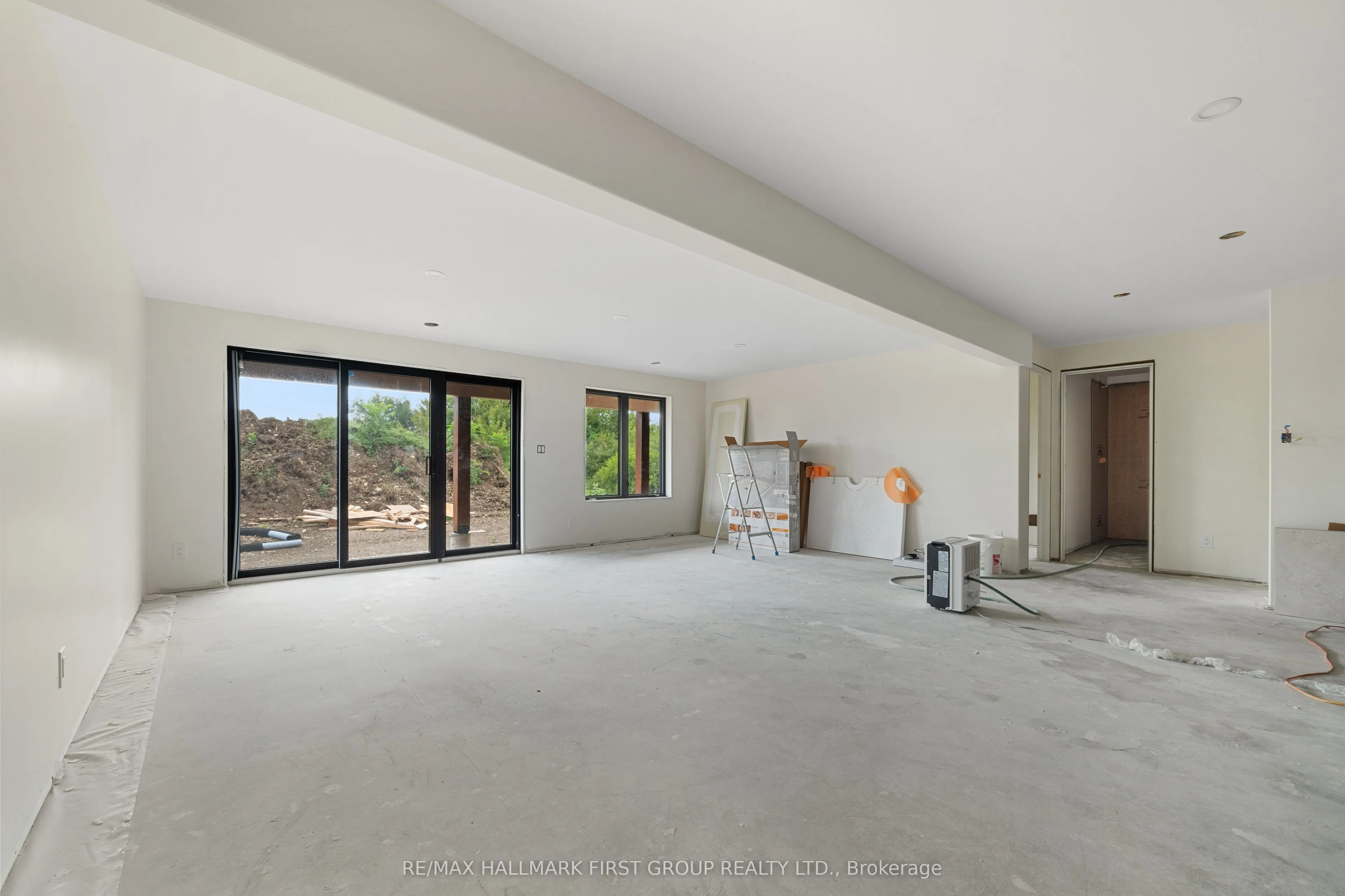 19115 Loyalist Parkway