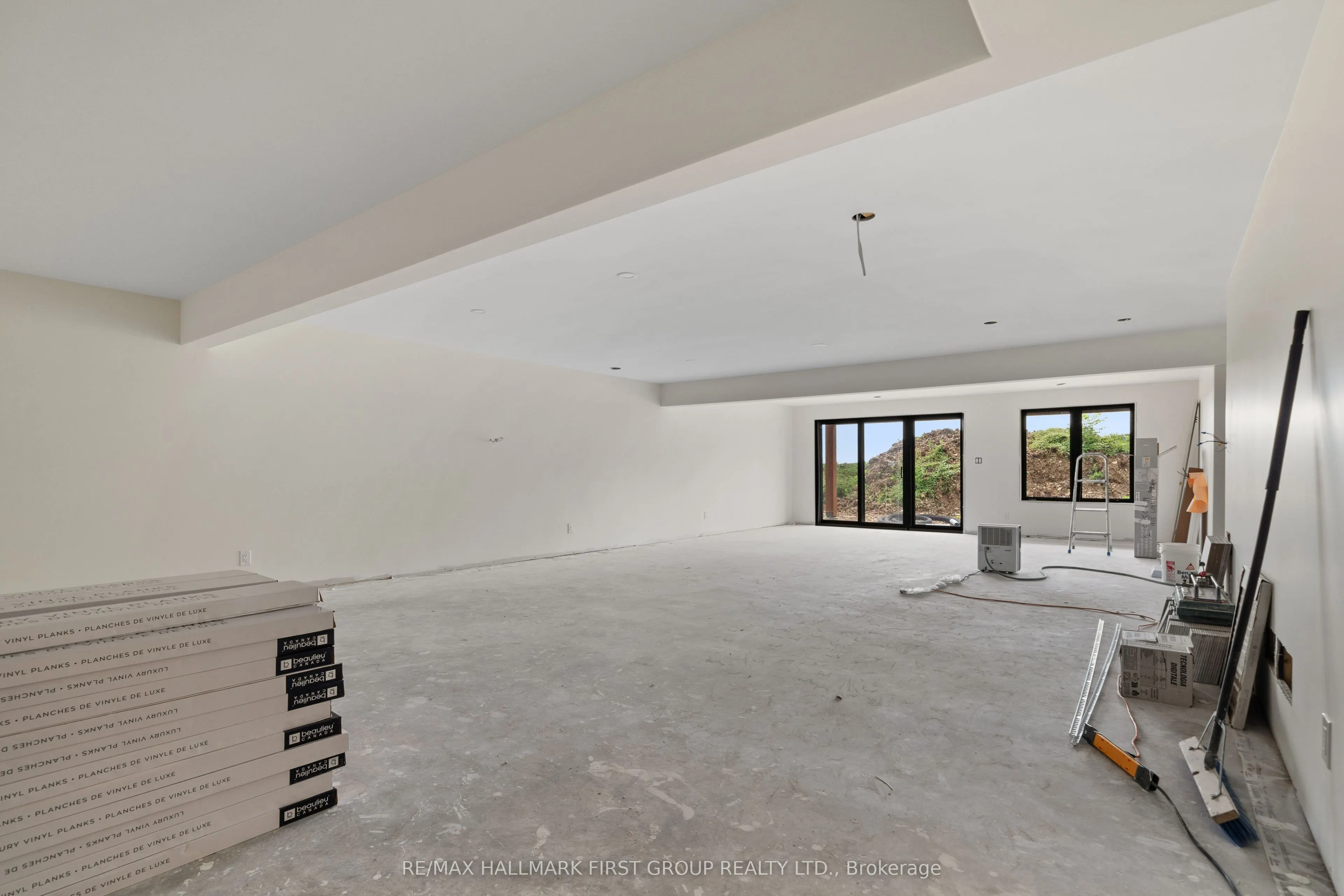 19115 Loyalist Parkway
