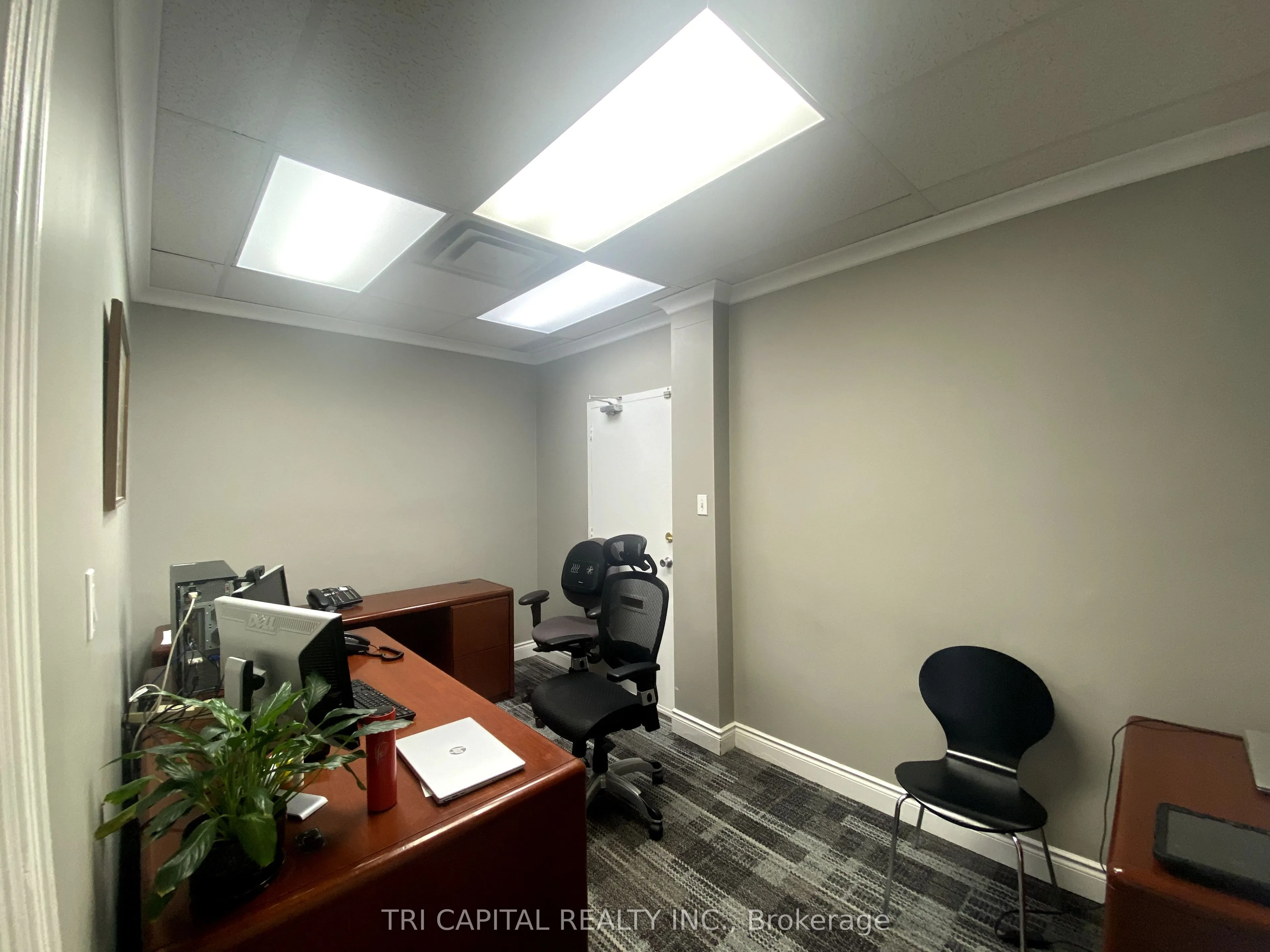 470 Dundas Street, #106