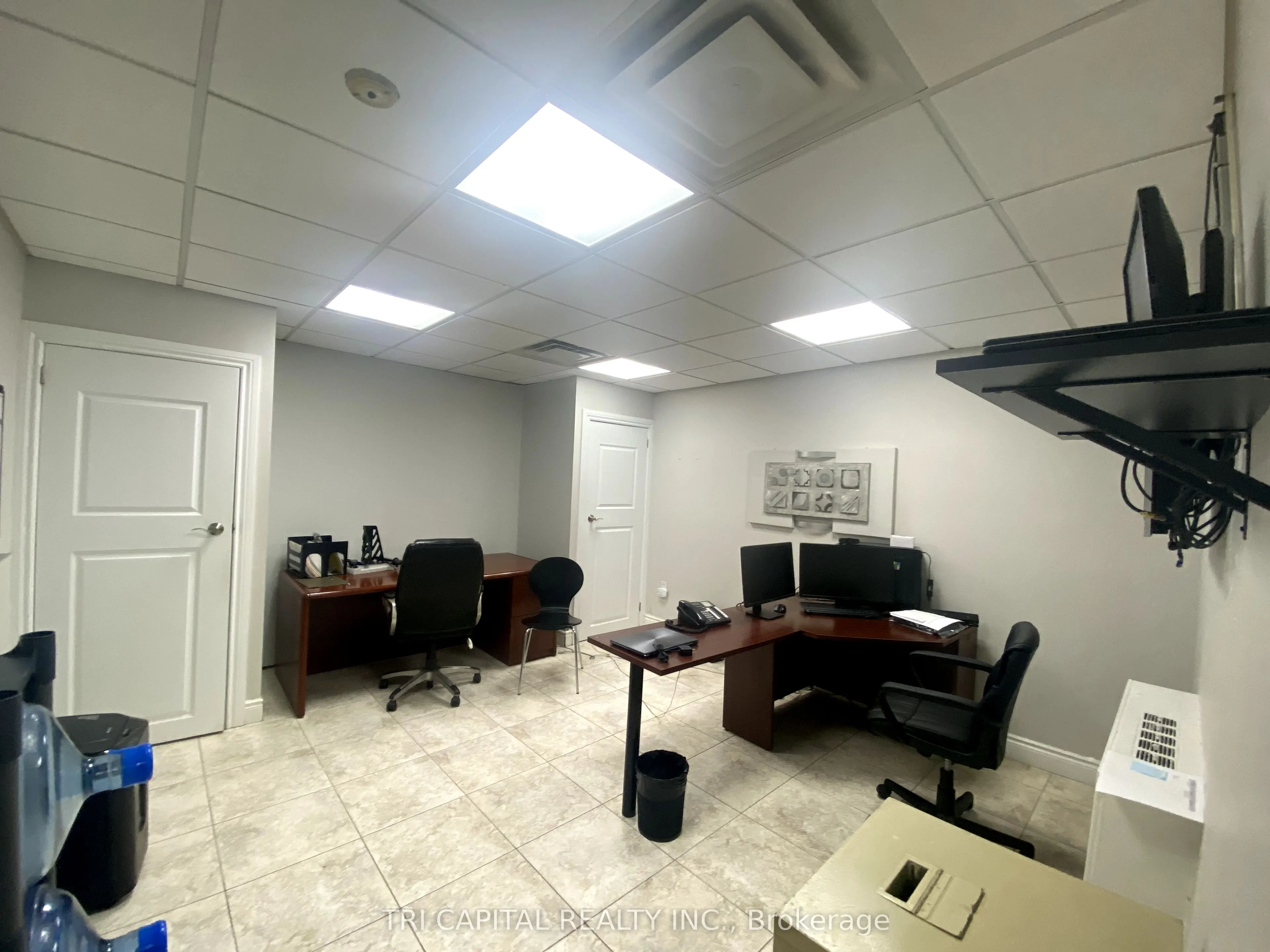 470 Dundas Street, #106