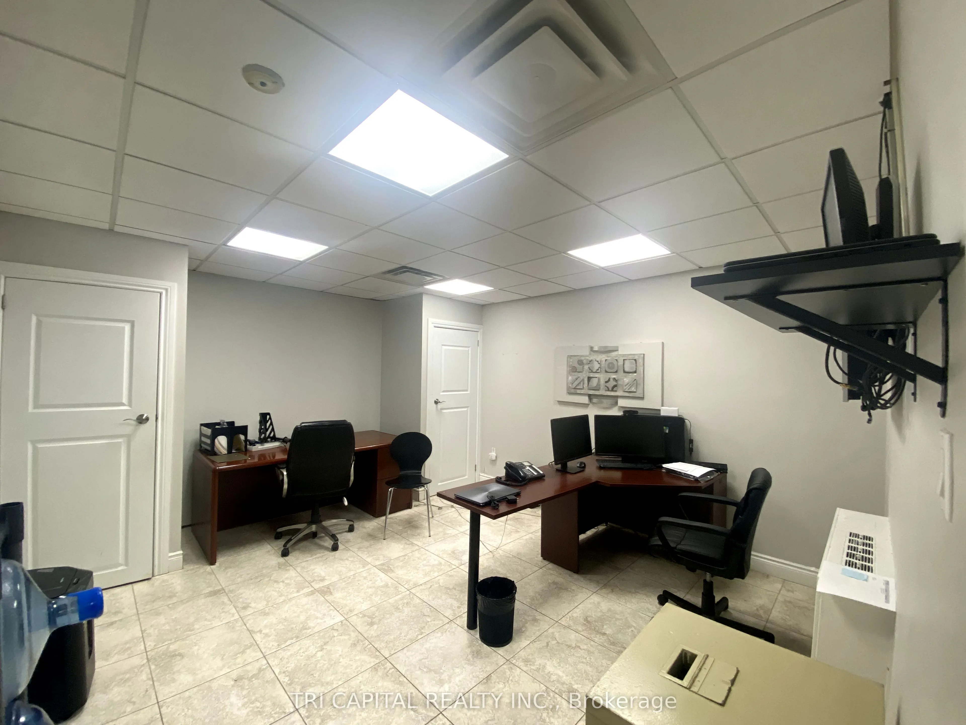 470 Dundas Street, #106