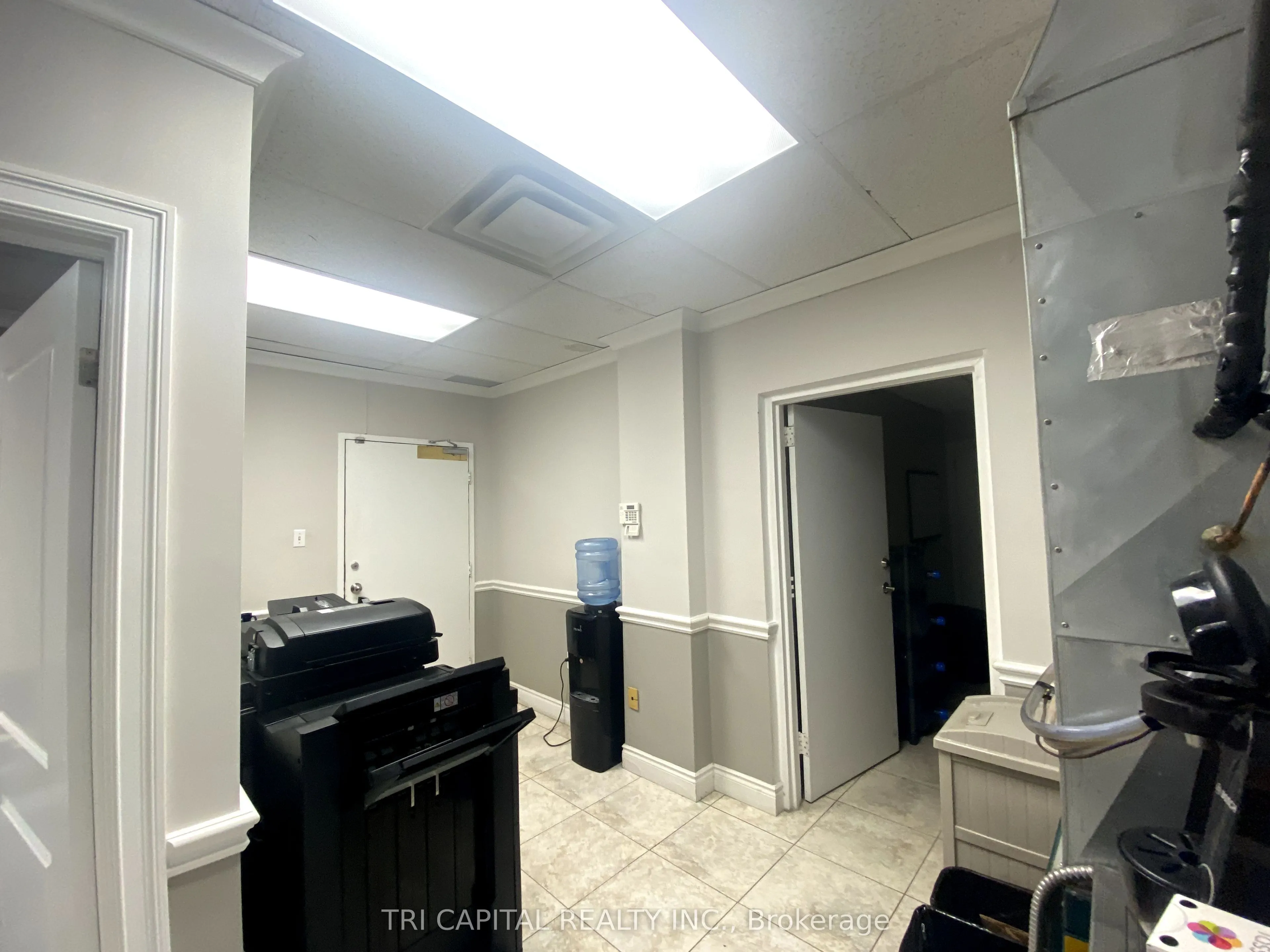 470 Dundas Street, #106