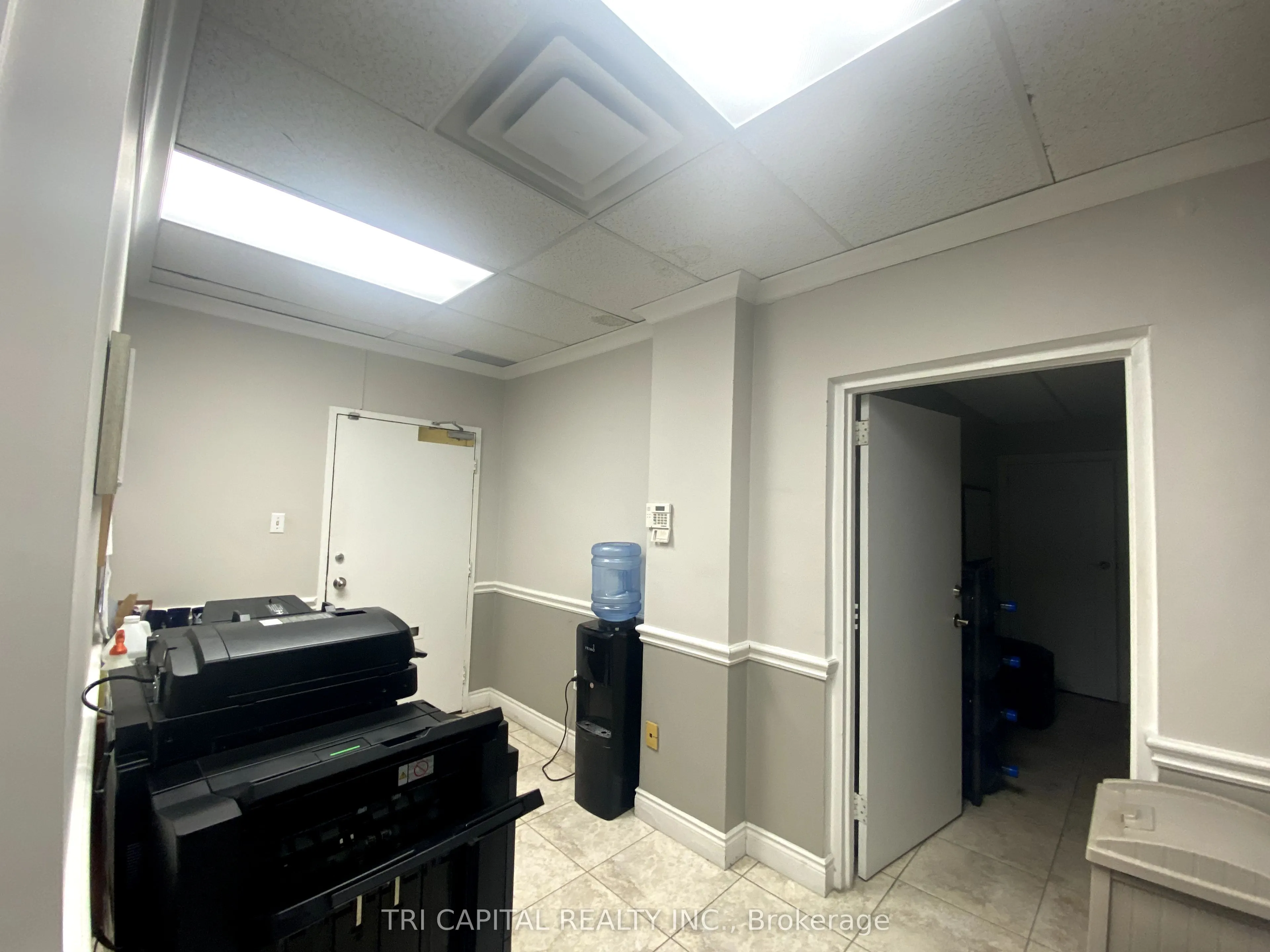 470 Dundas Street, #106