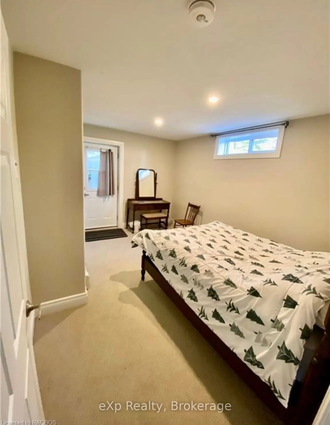 502435 Grey Road 1 Road
