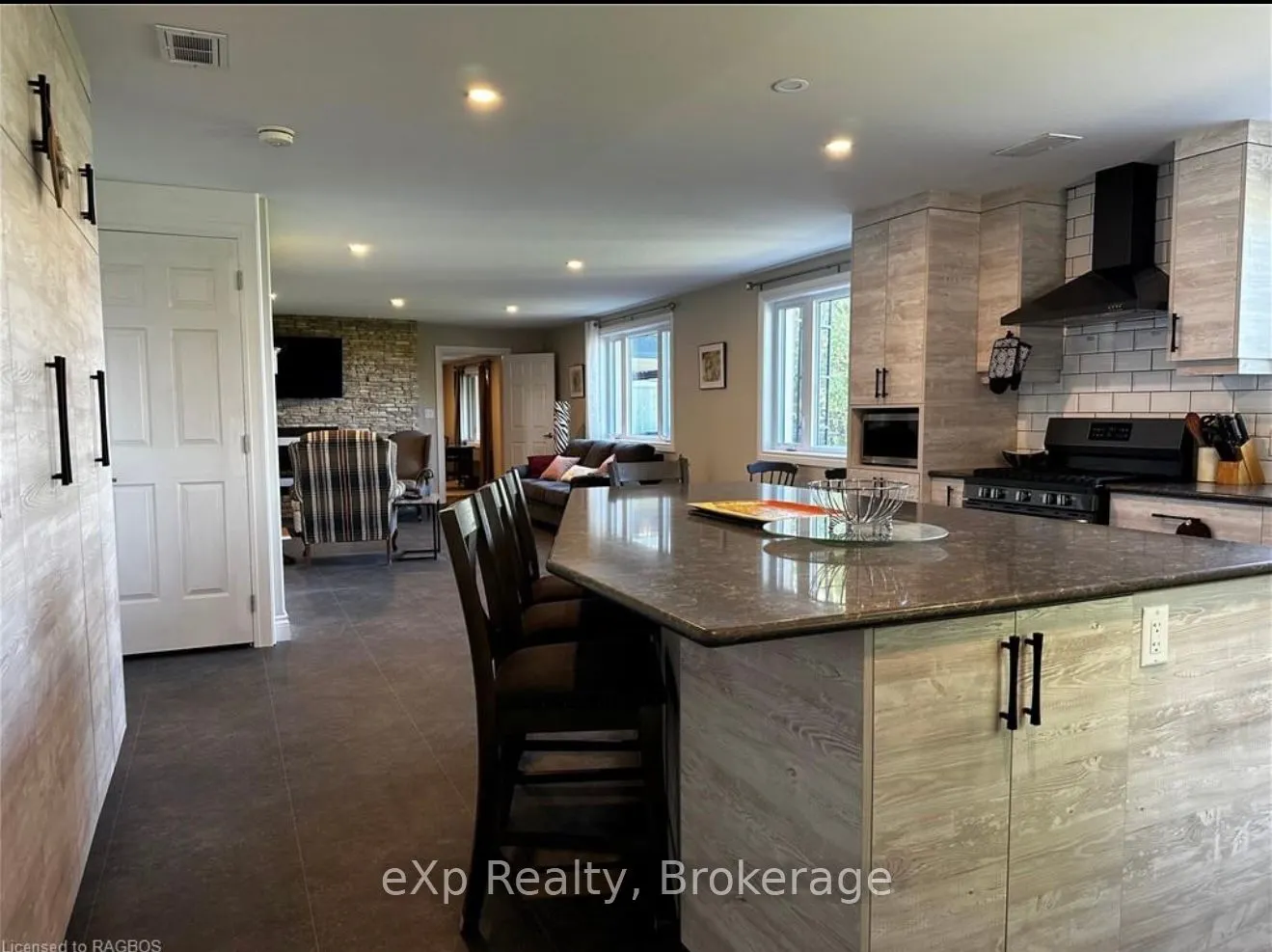 502435 Grey Road 1 Road