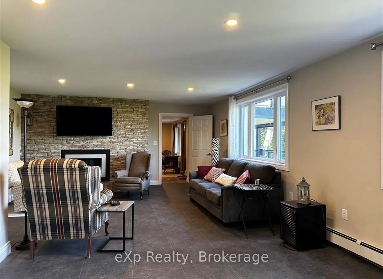 502435 Grey Road 1 Road