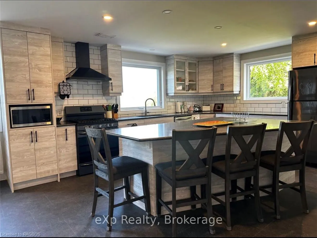 502435 Grey Road 1 Road