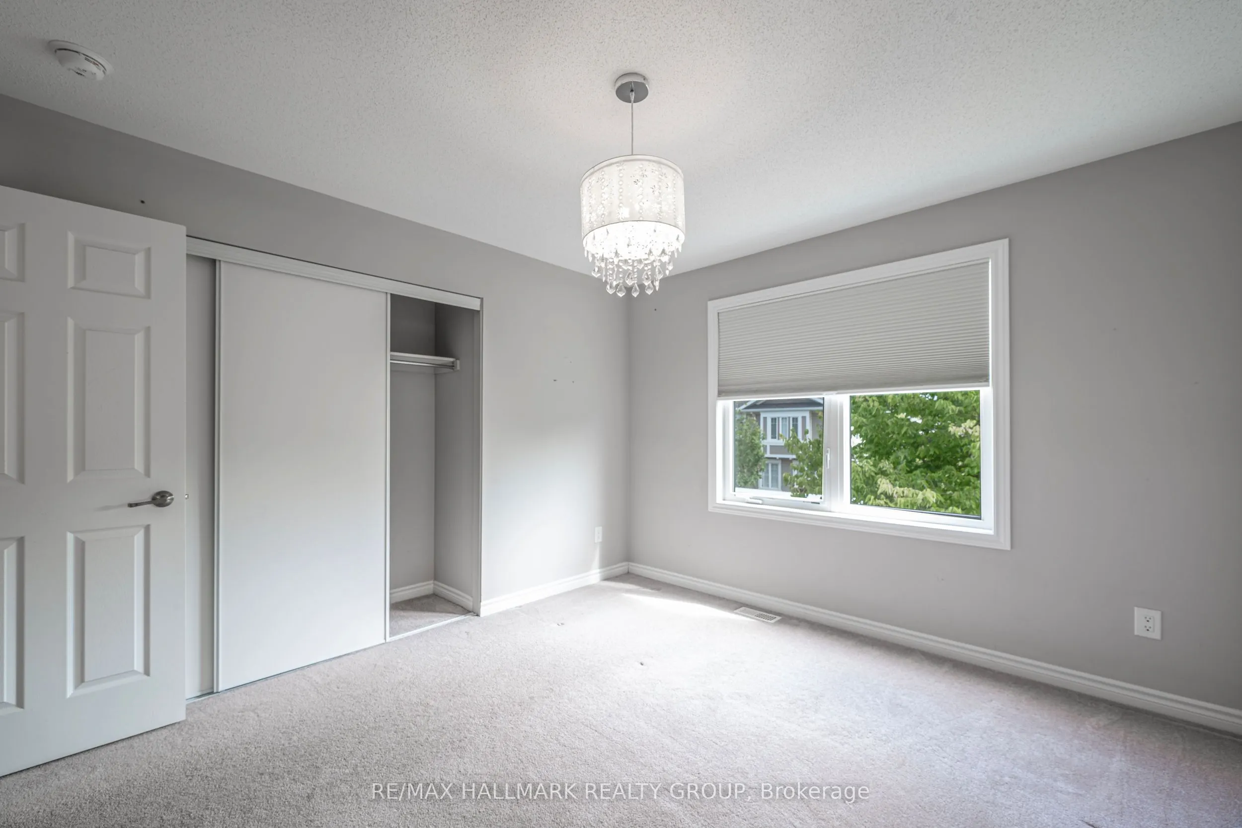 738 Mayfly Crescent