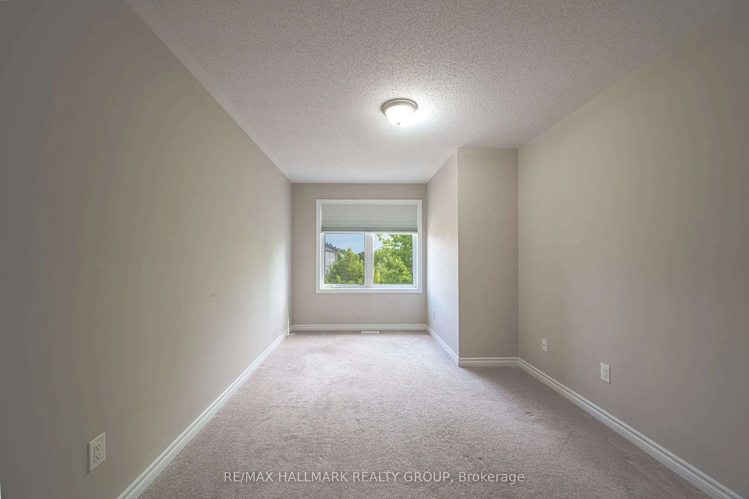 738 Mayfly Crescent