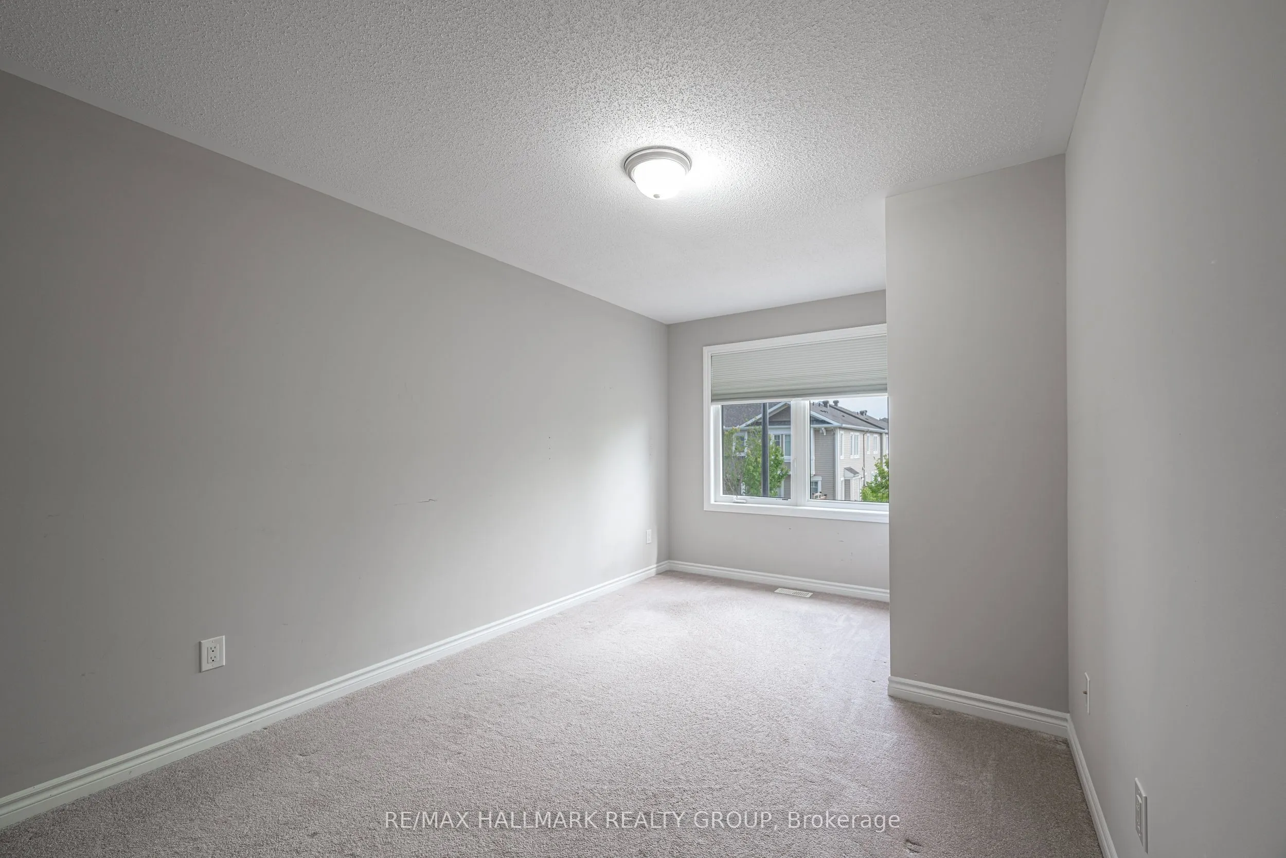 738 Mayfly Crescent