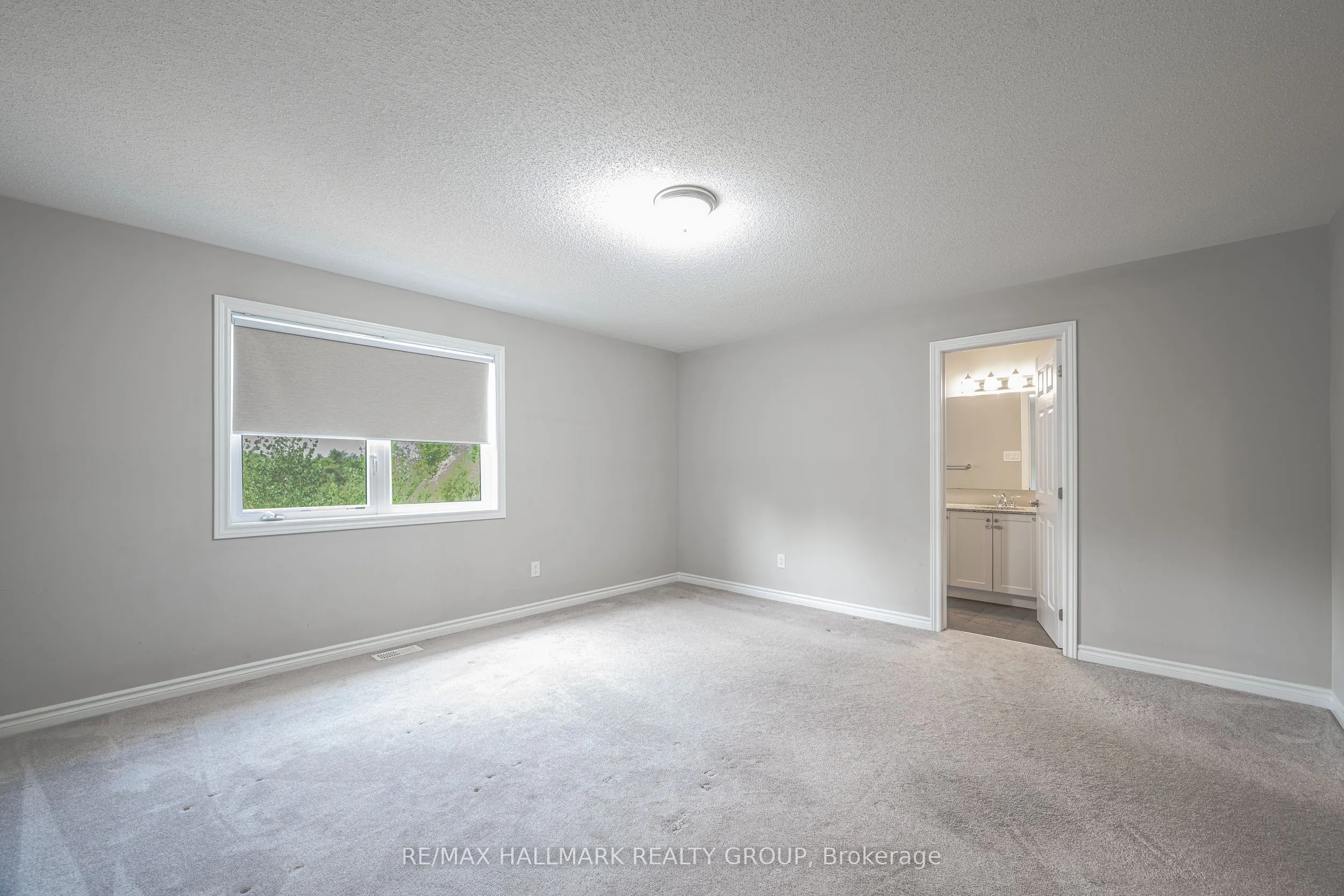 738 Mayfly Crescent