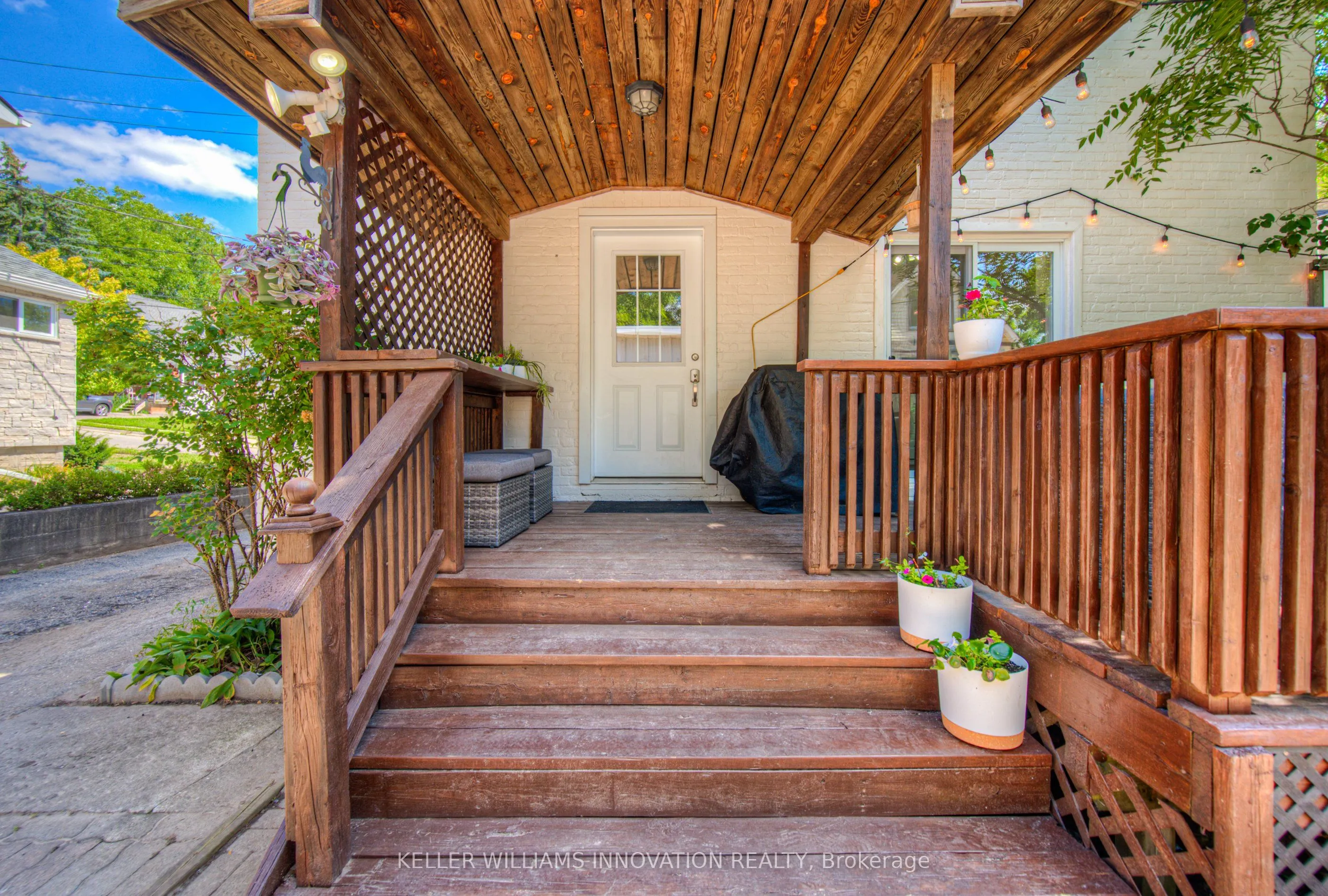 116 Cedar Street S