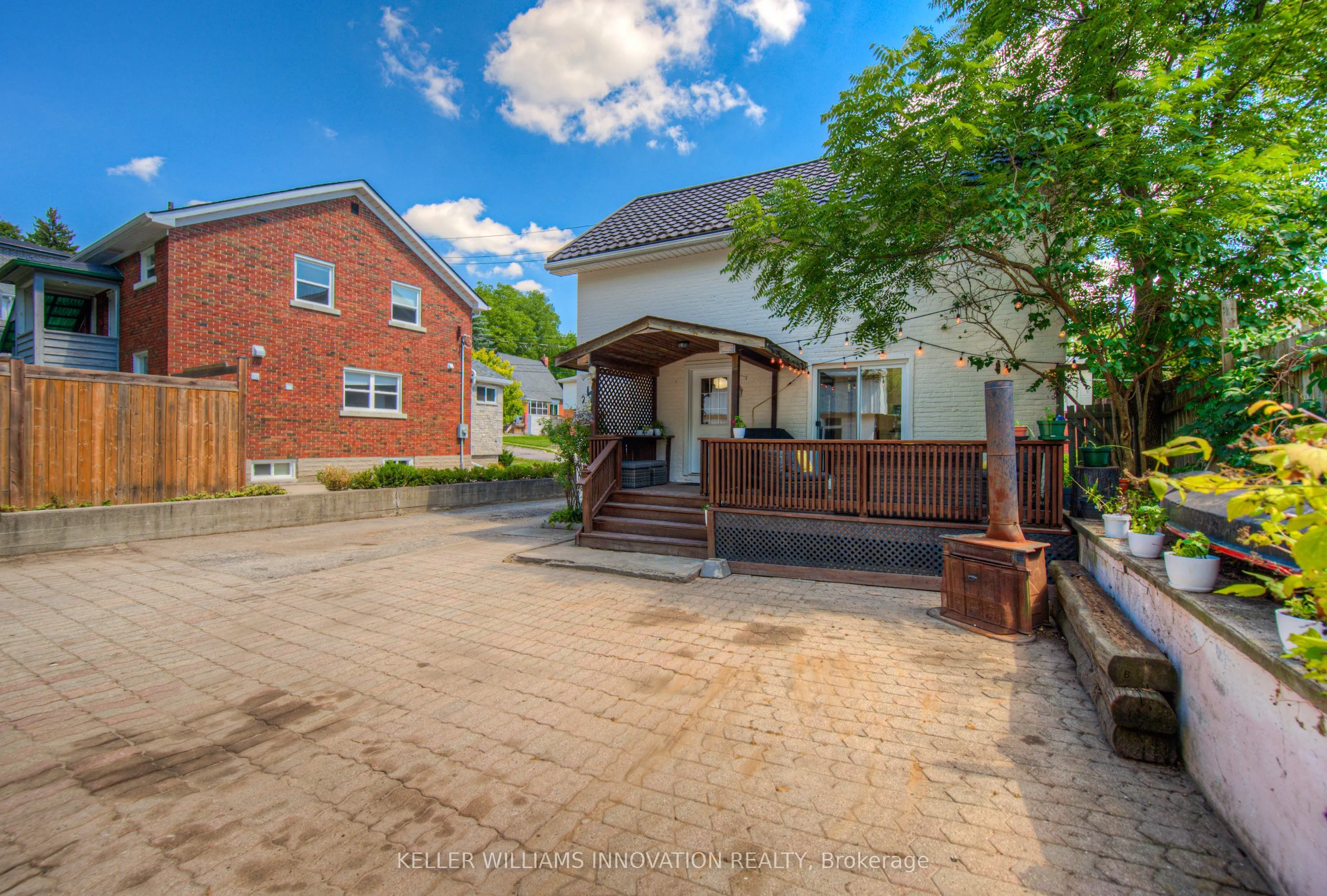 116 Cedar Street S