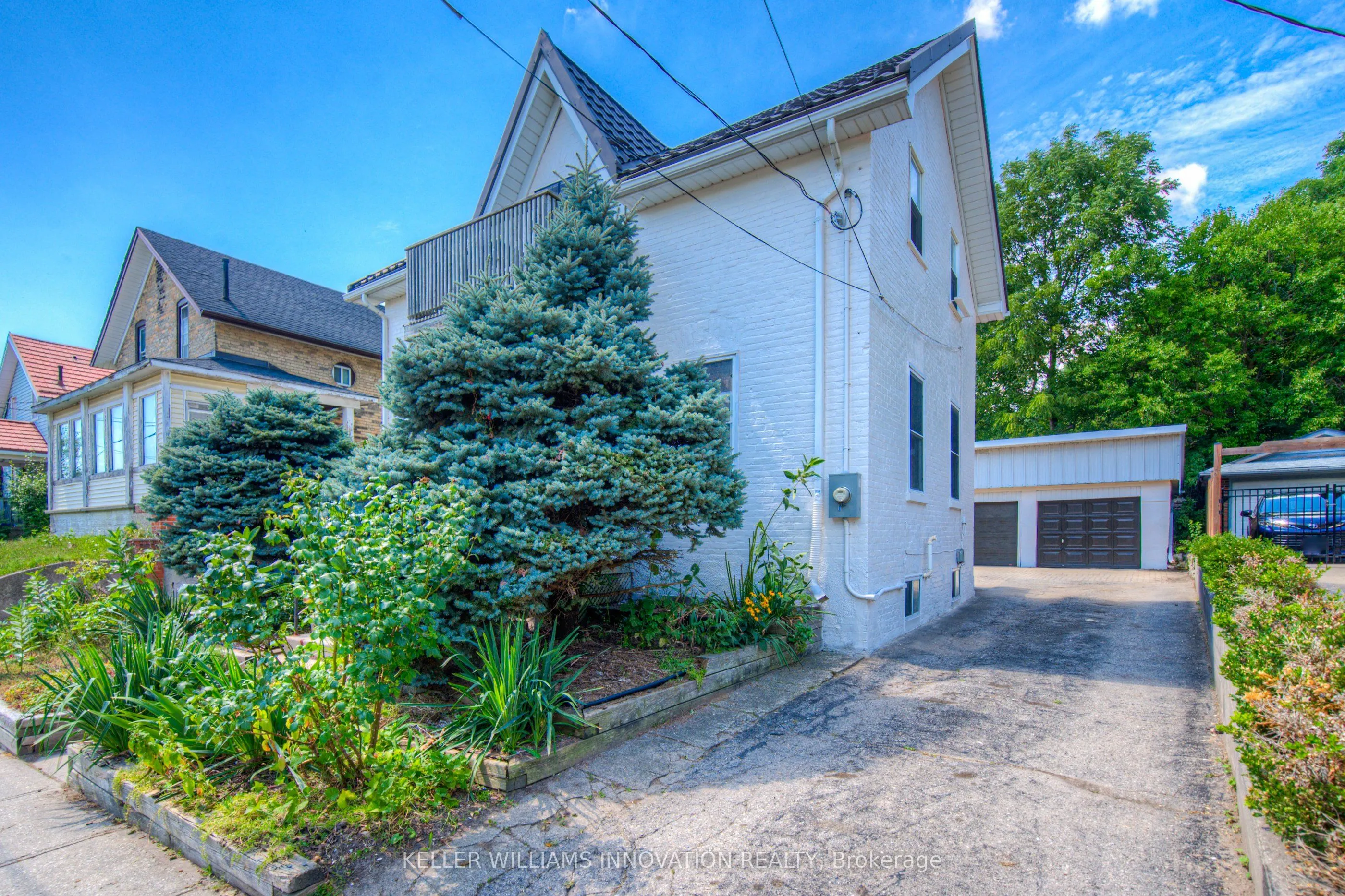 116 Cedar Street S