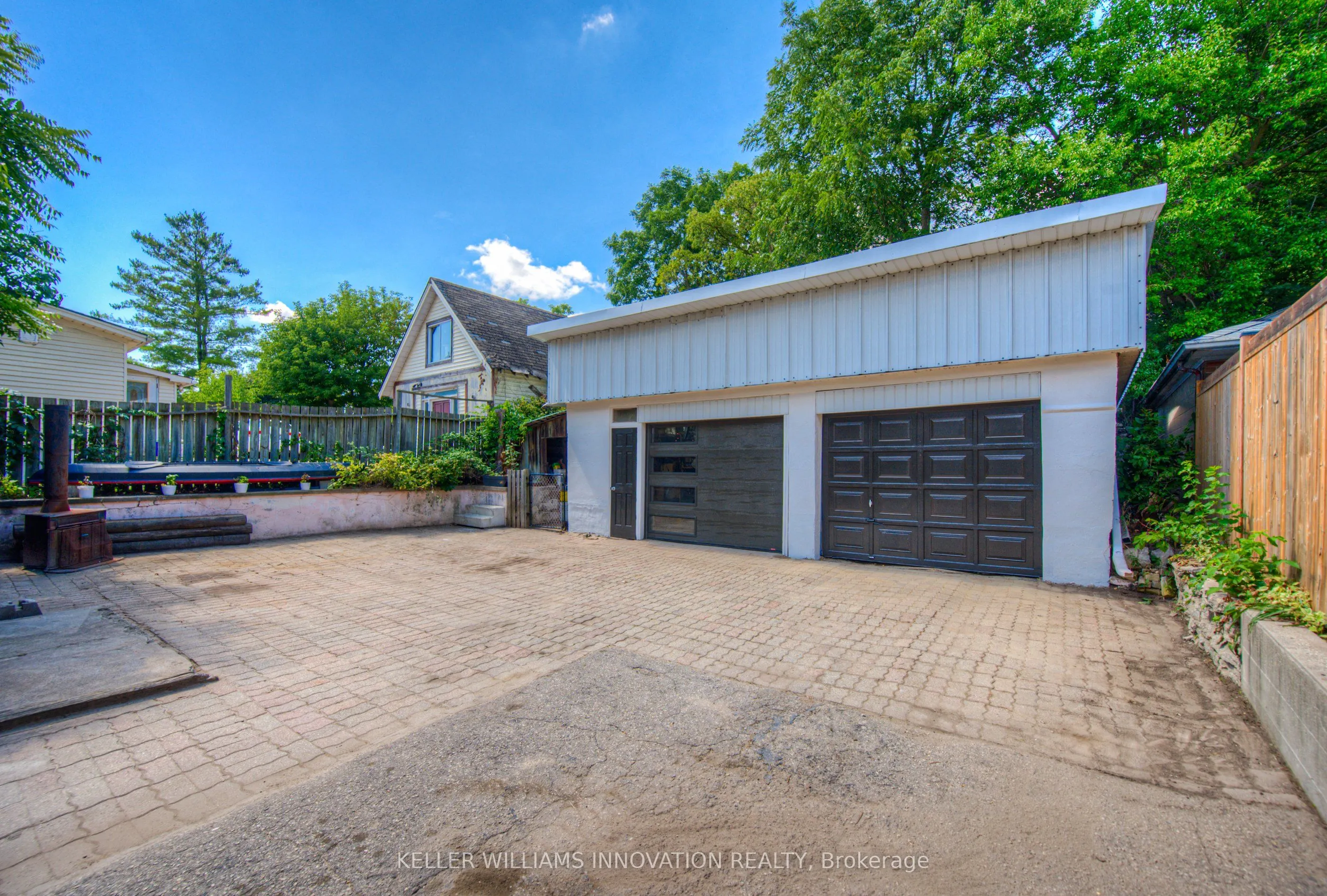 116 Cedar Street S