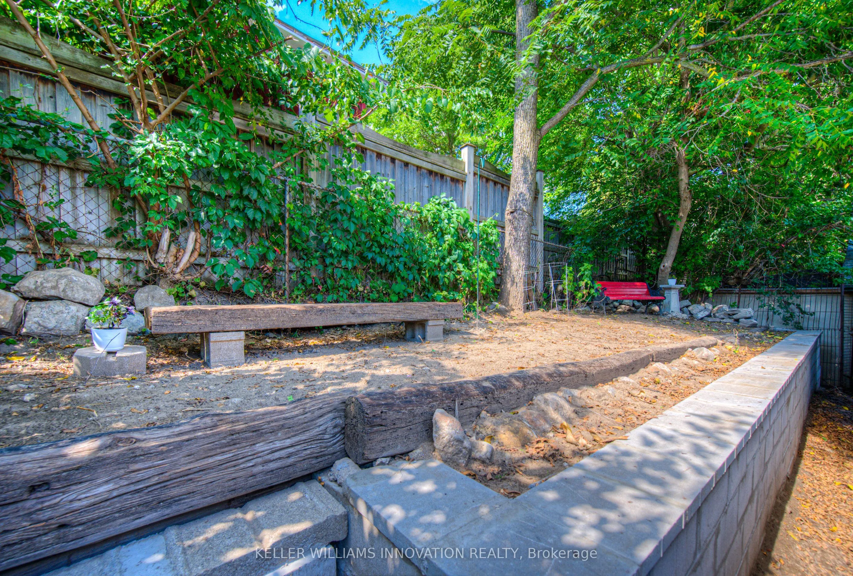 116 Cedar Street S