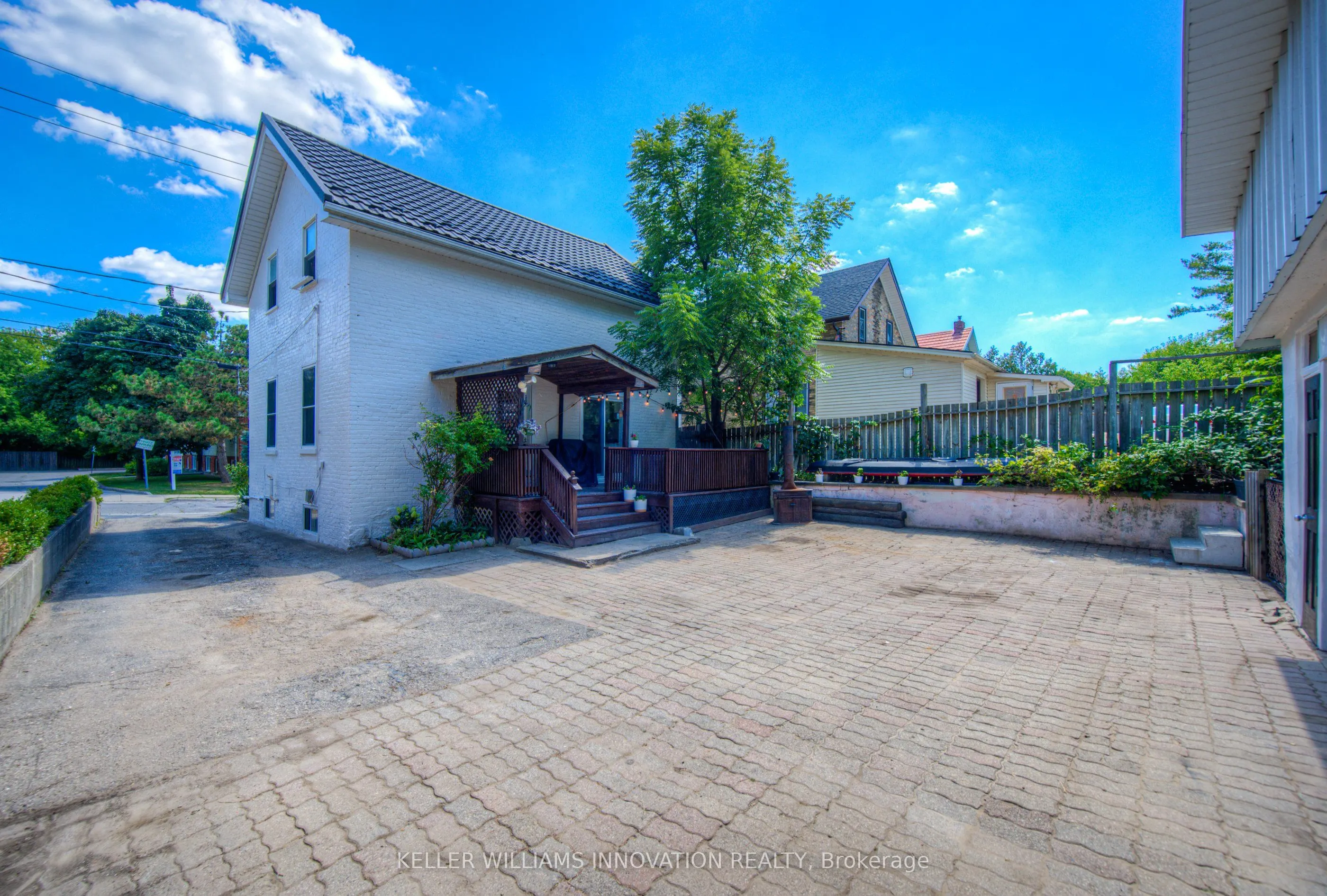 116 Cedar Street S