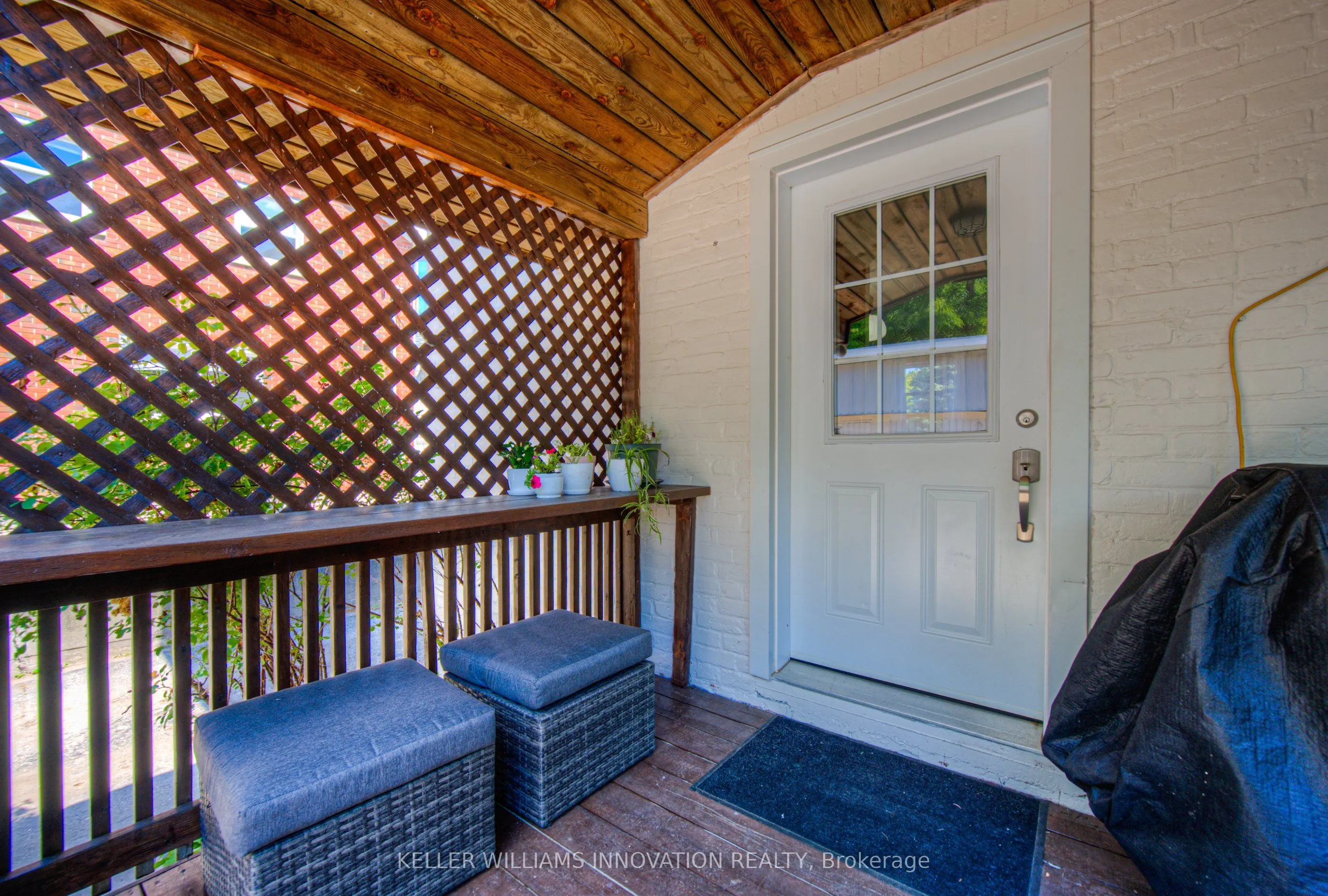 116 Cedar Street S