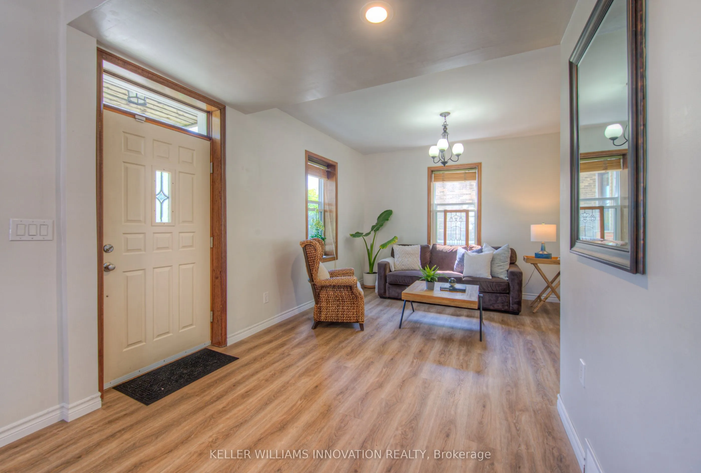116 Cedar Street S