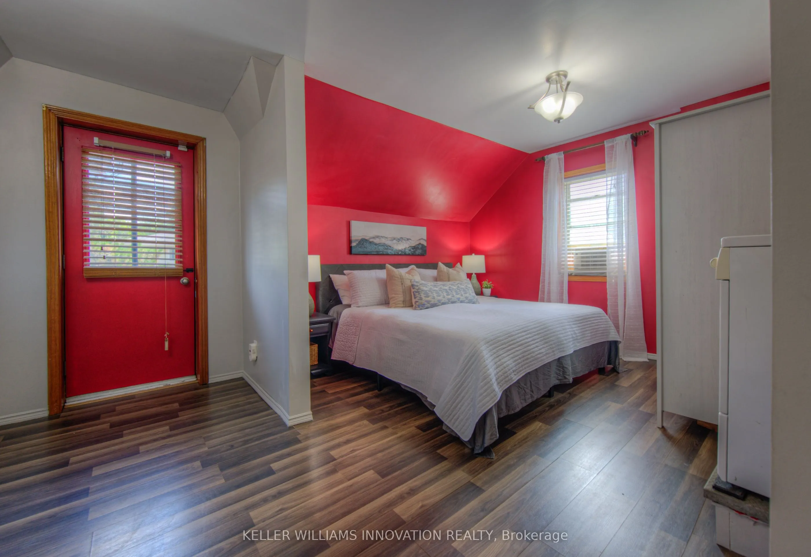 116 Cedar Street S