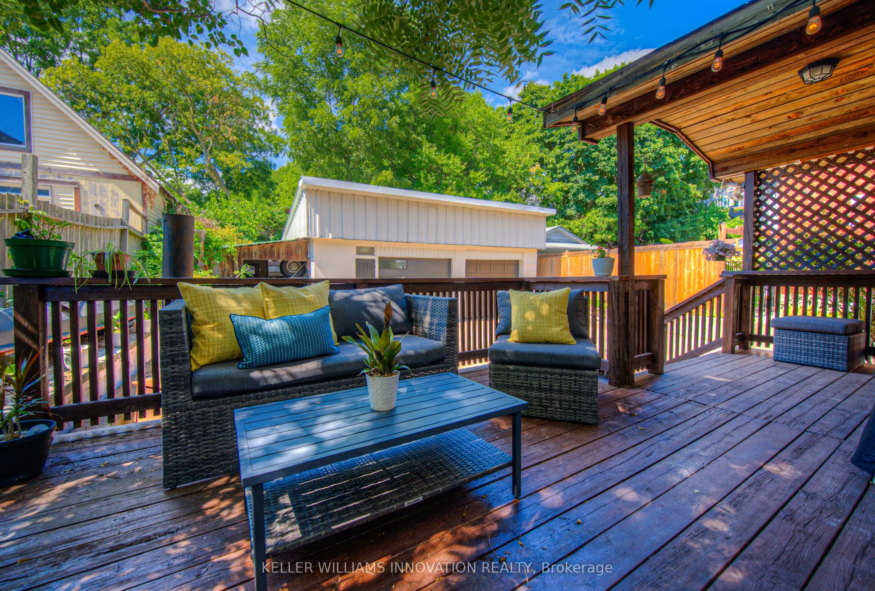 116 Cedar Street S
