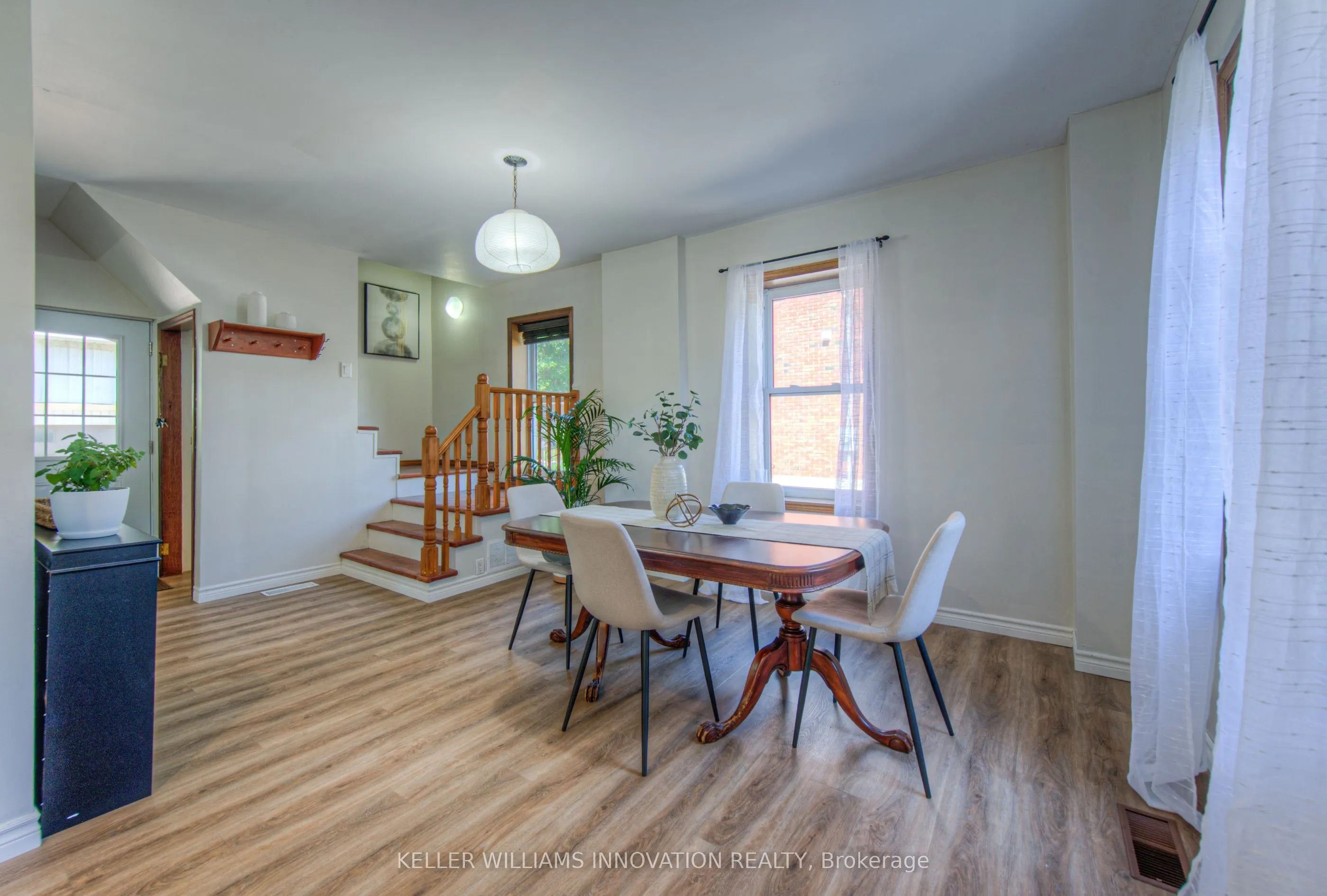 116 Cedar Street S