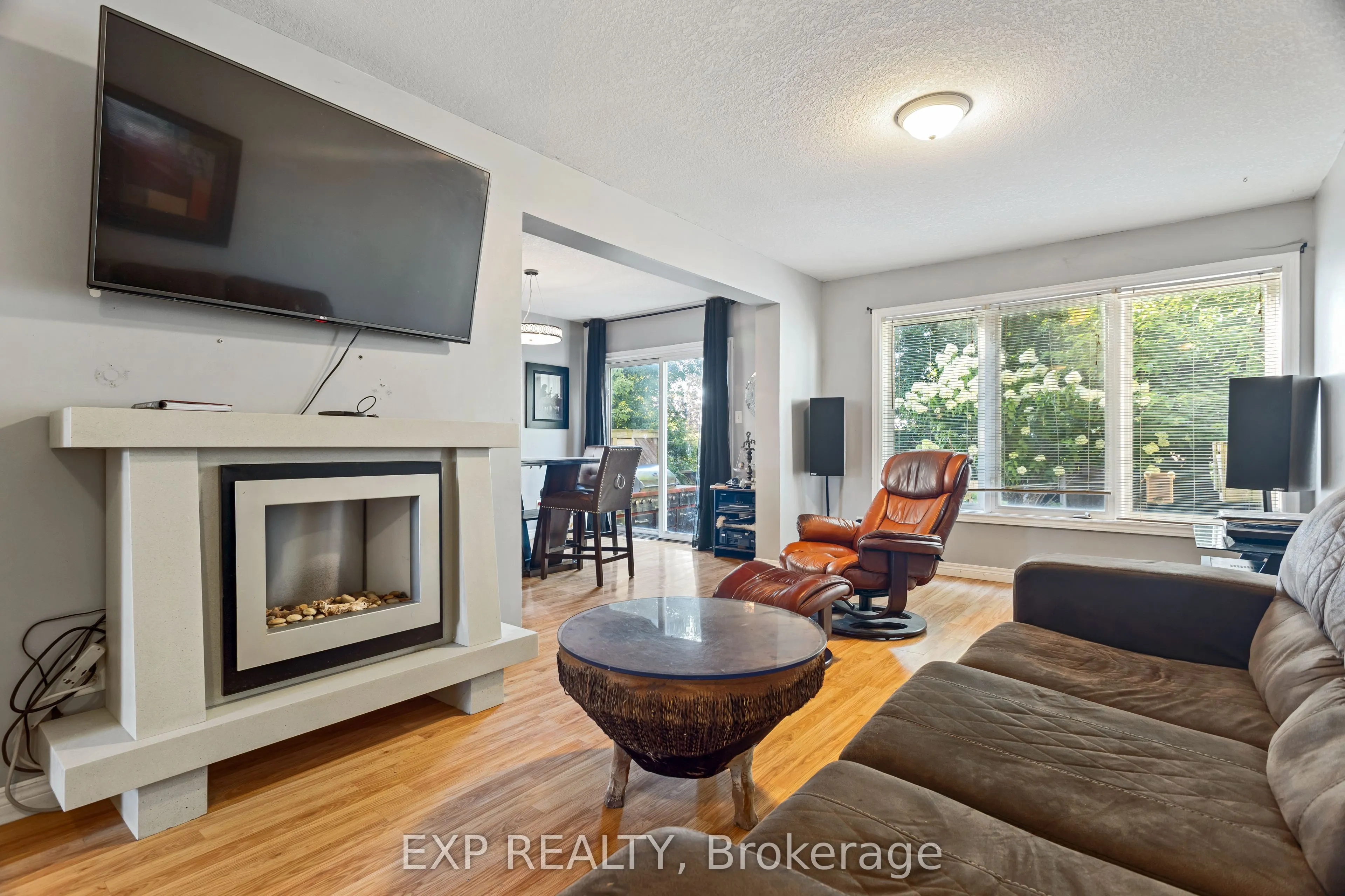 118 Chateau Crescent