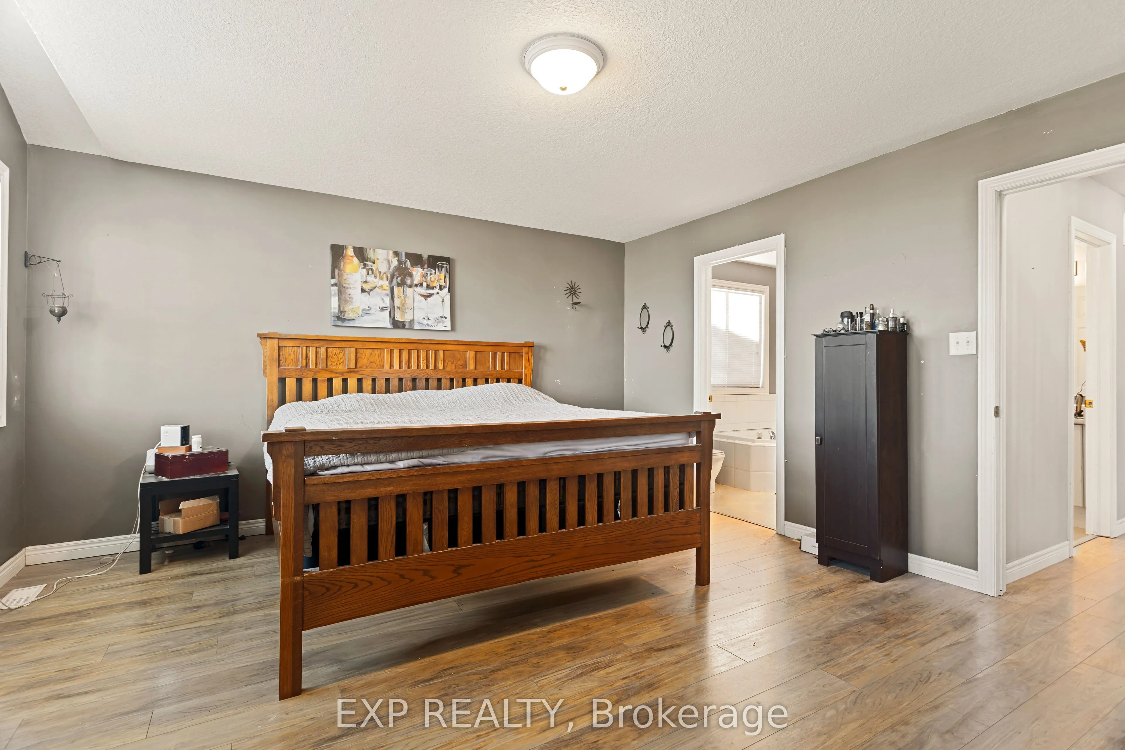 118 Chateau Crescent