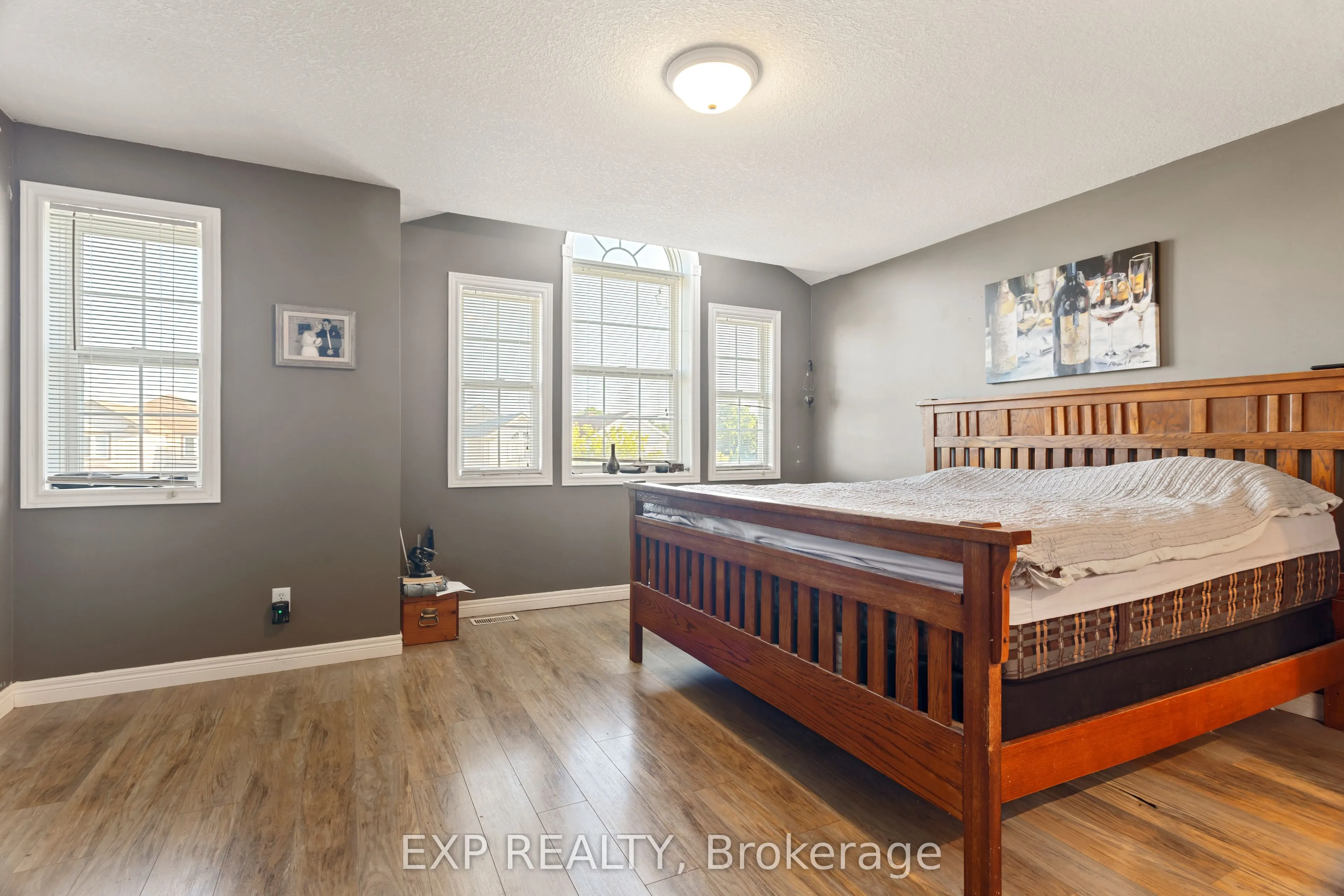 118 Chateau Crescent