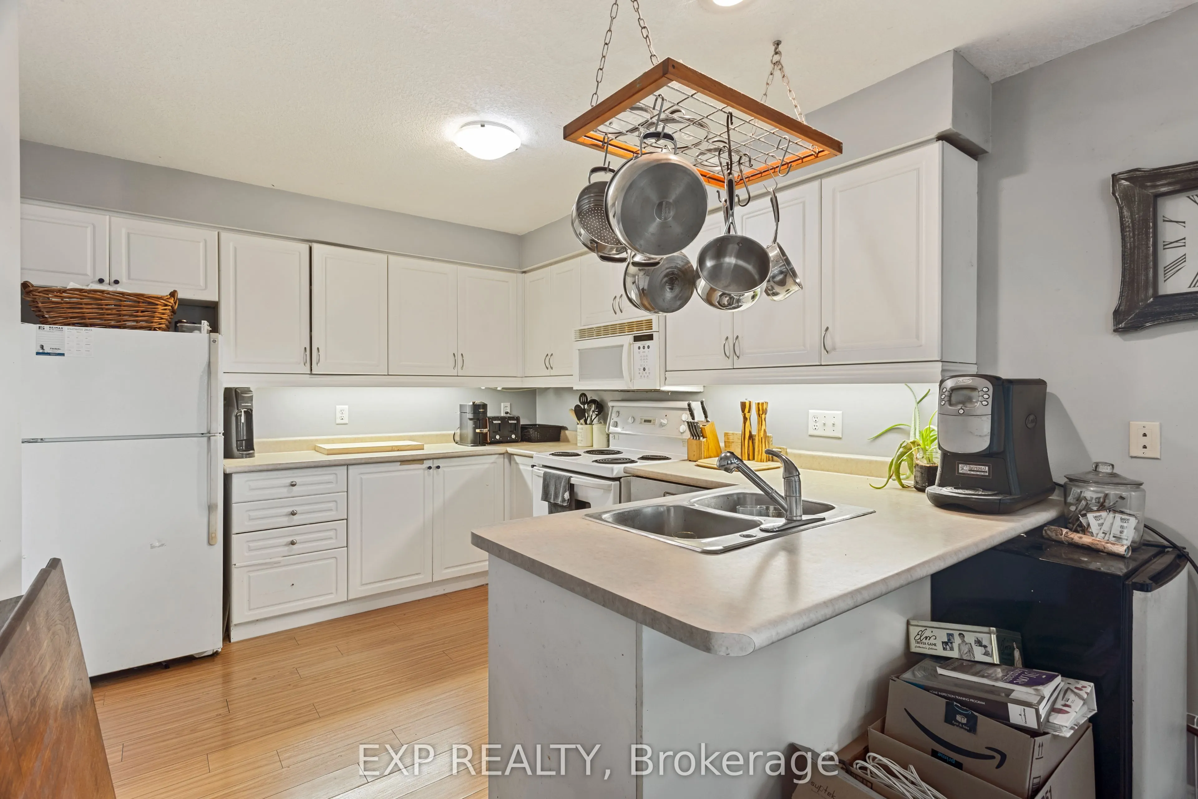 118 Chateau Crescent