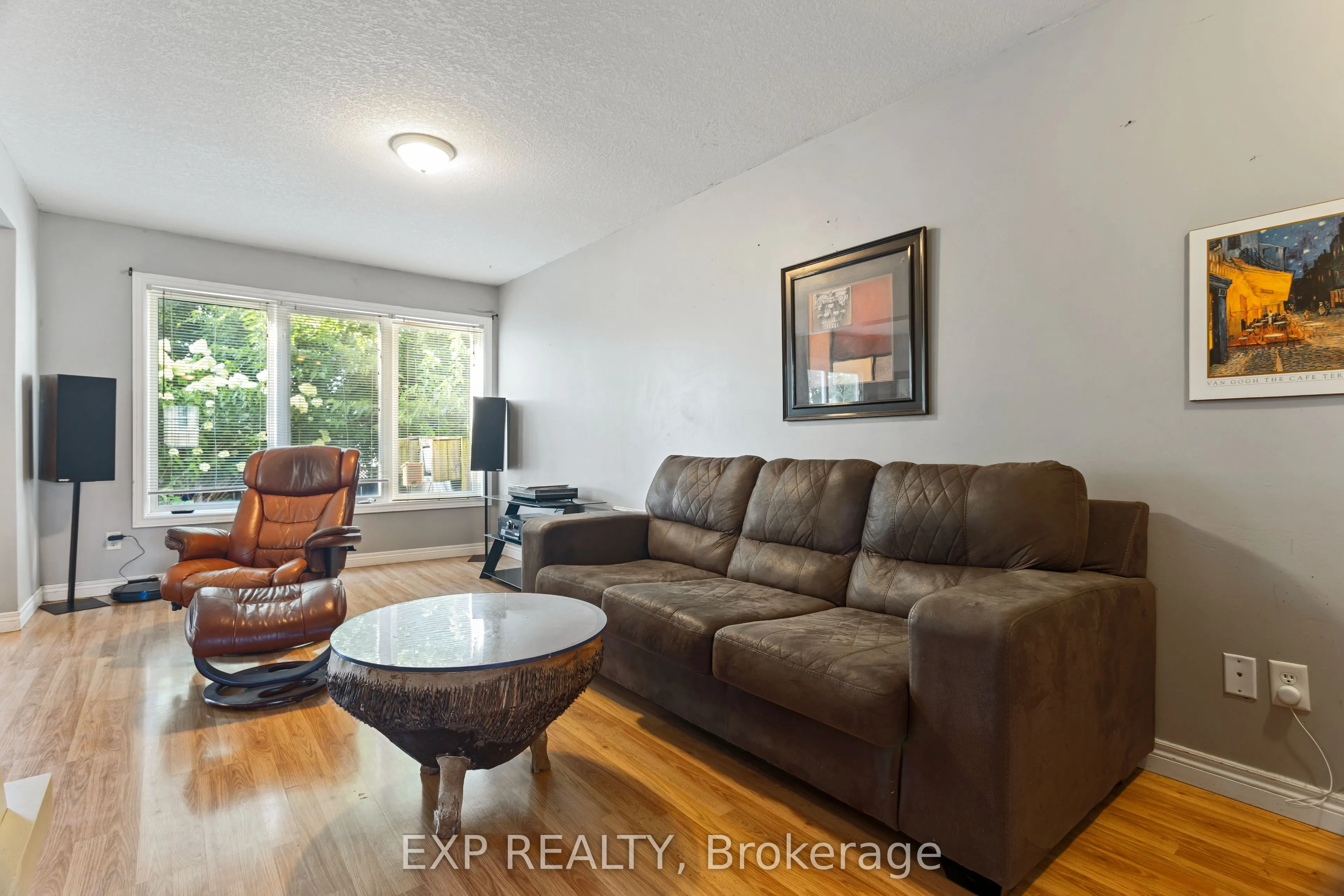 118 Chateau Crescent