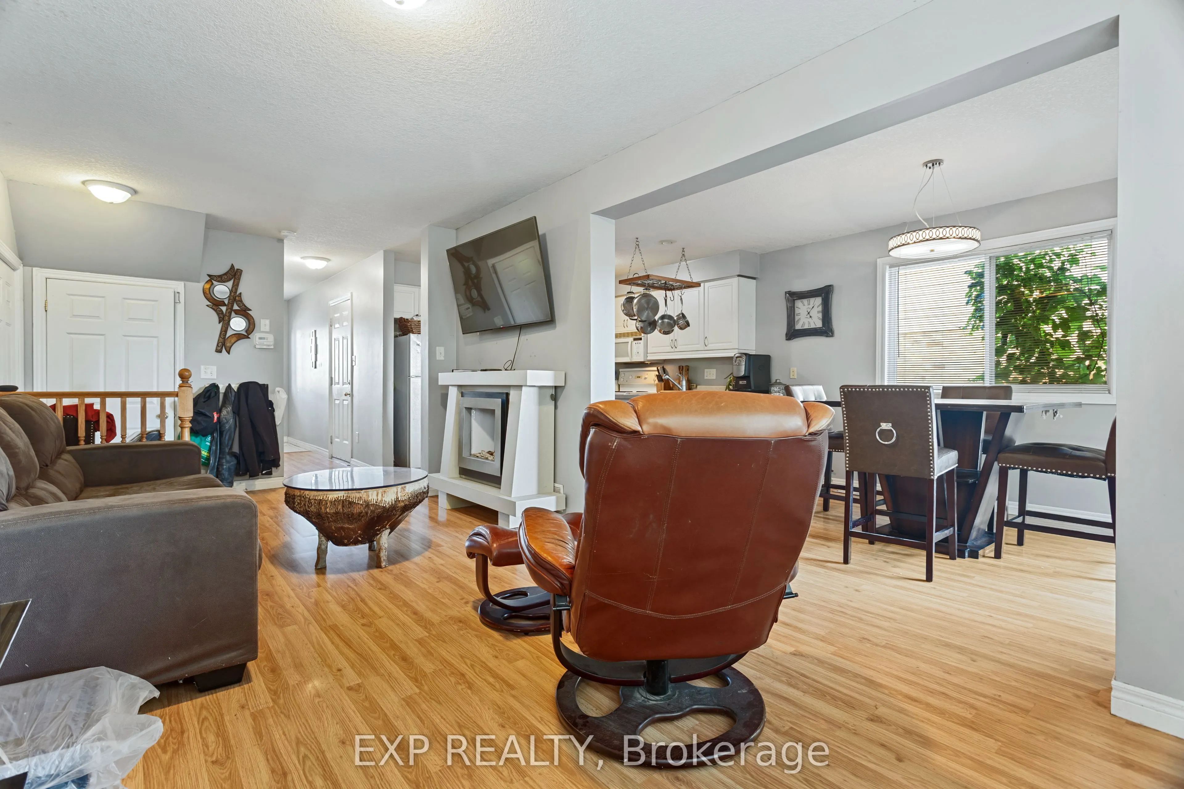 118 Chateau Crescent