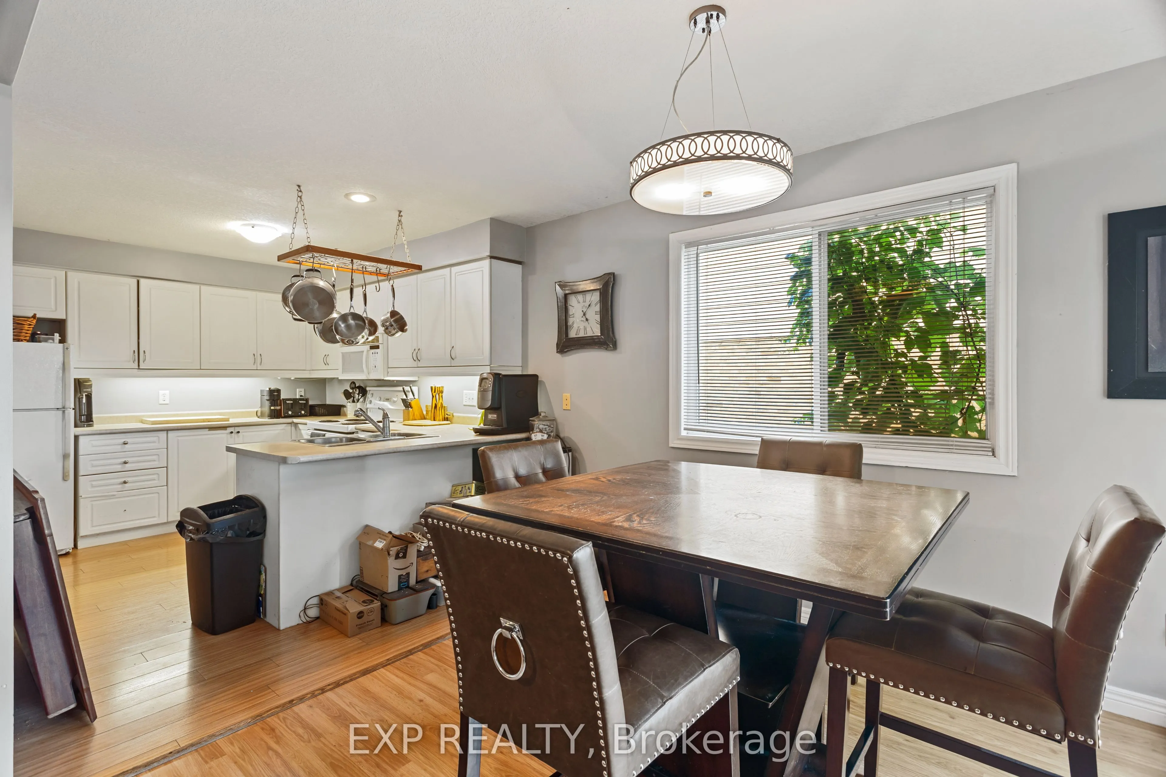 118 Chateau Crescent