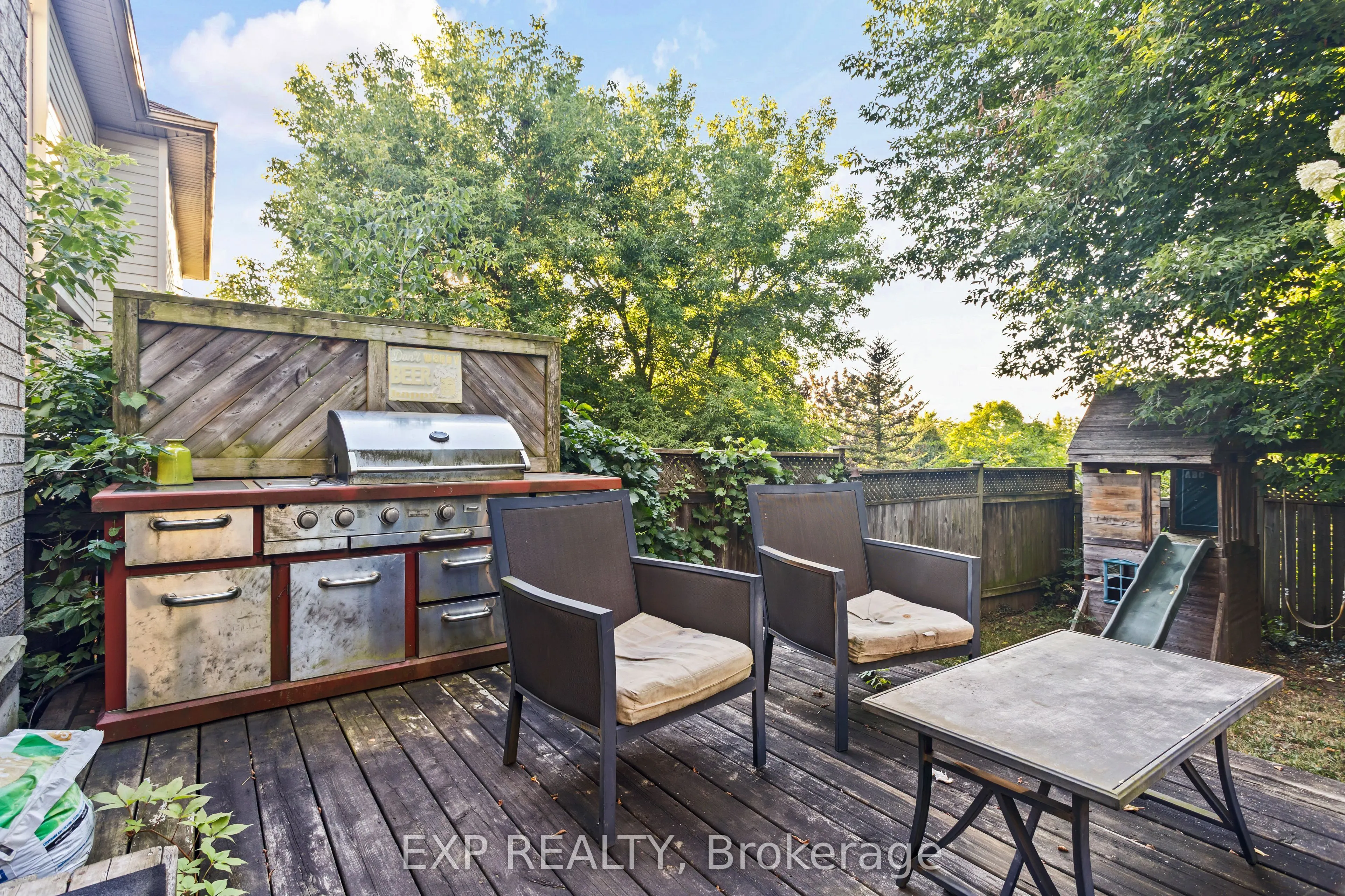 118 Chateau Crescent