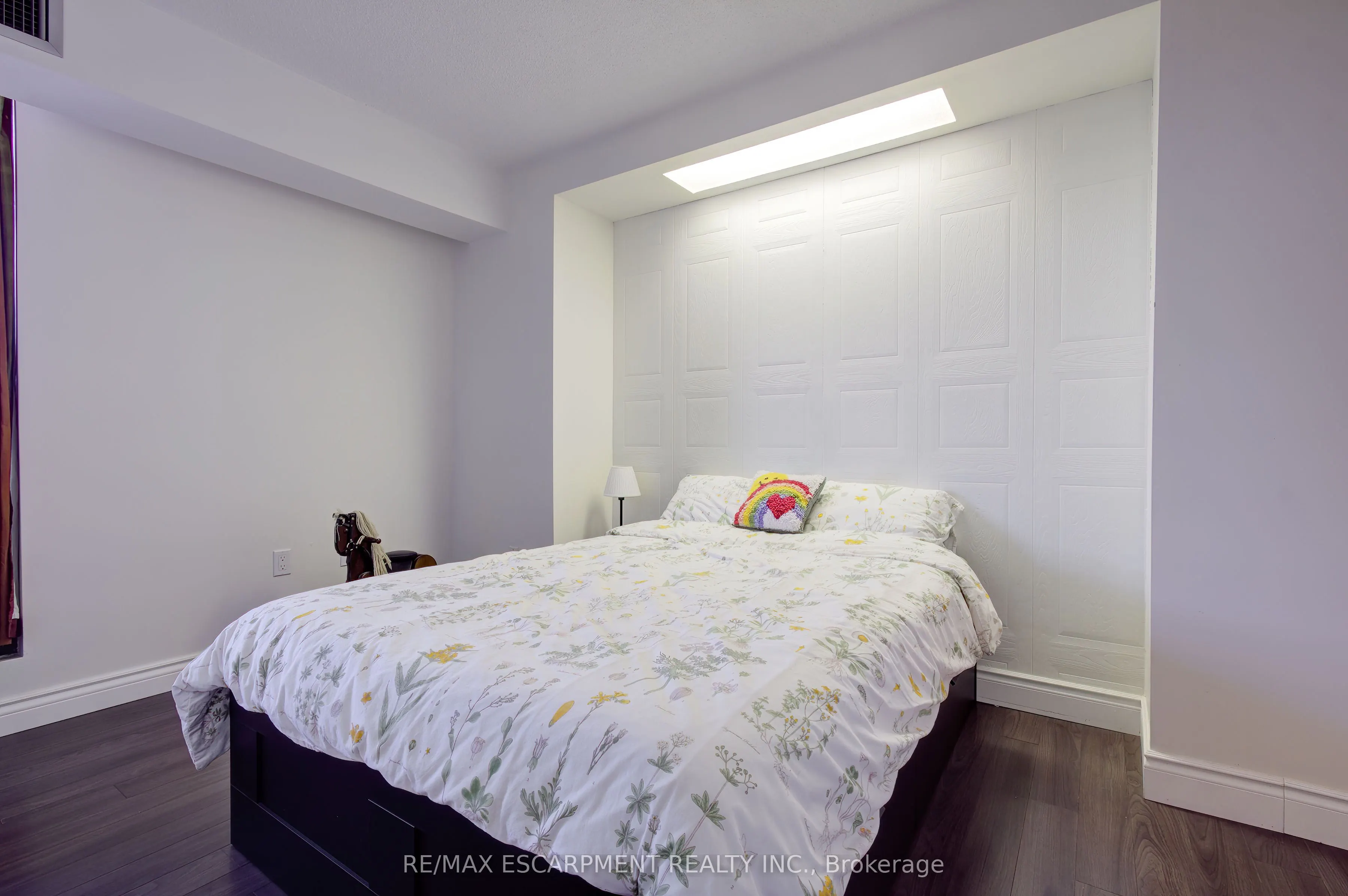 222 Jackson Street W, #1406
