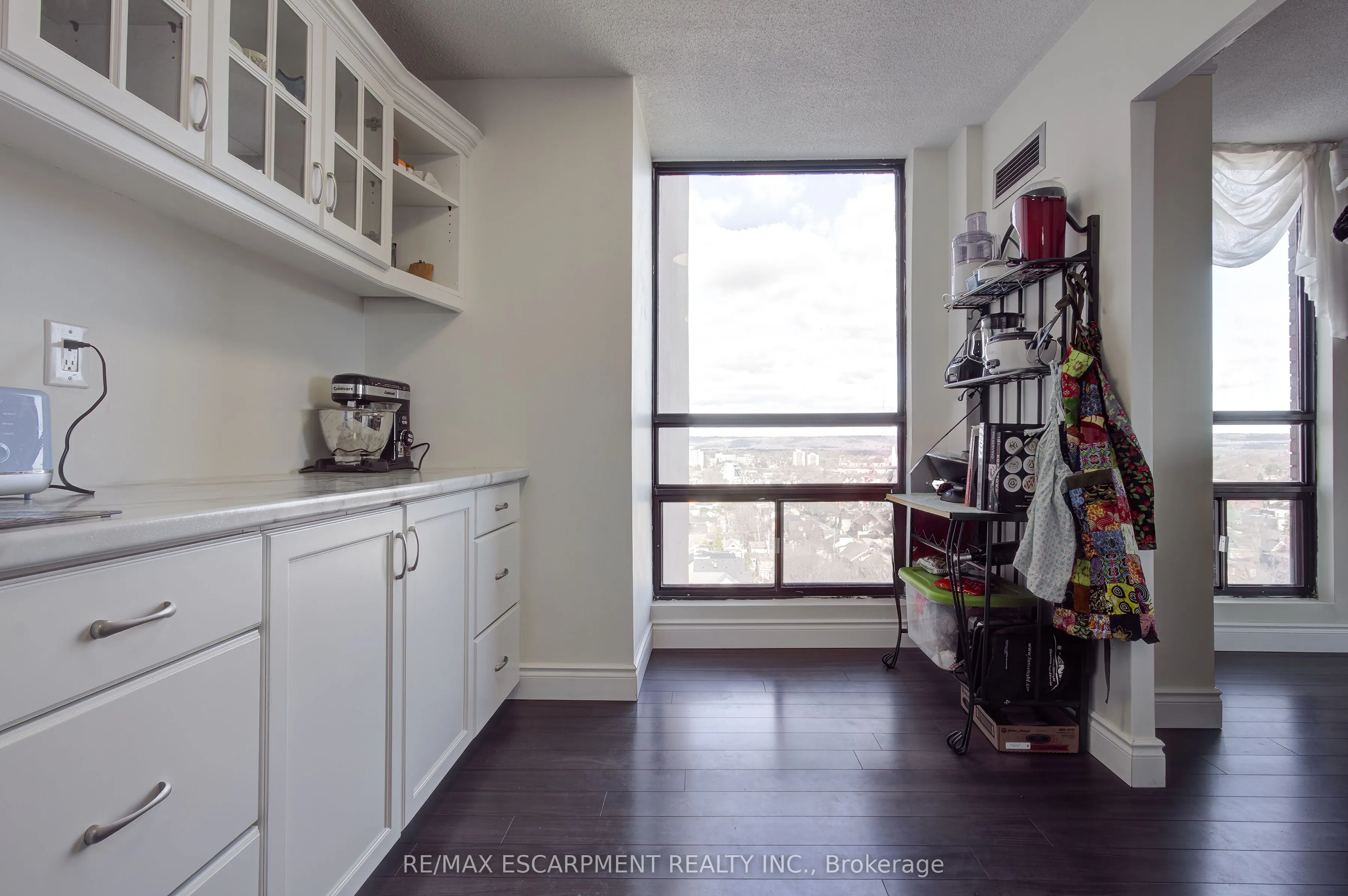 222 Jackson Street W, #1406