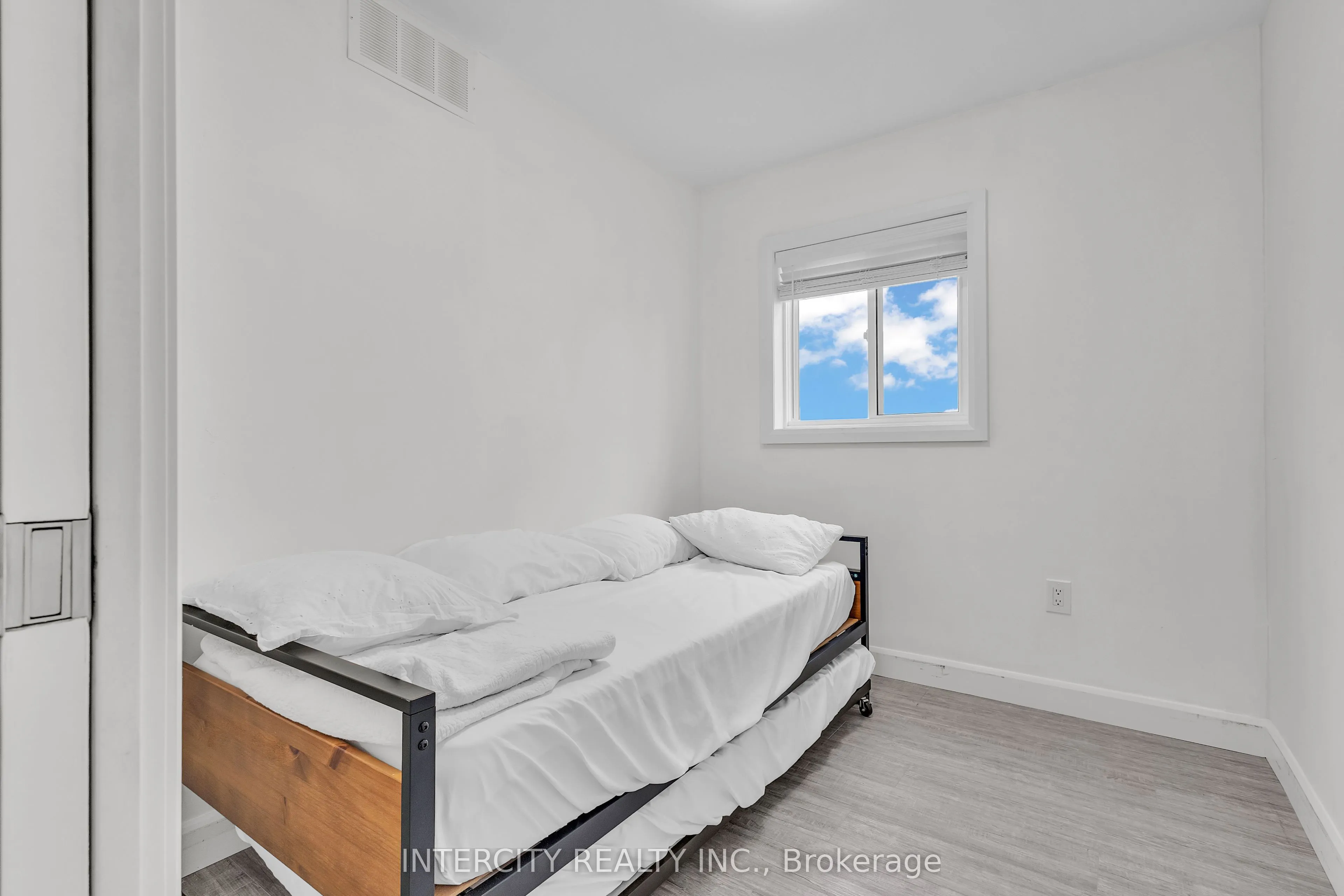 24 Trillium Avenue